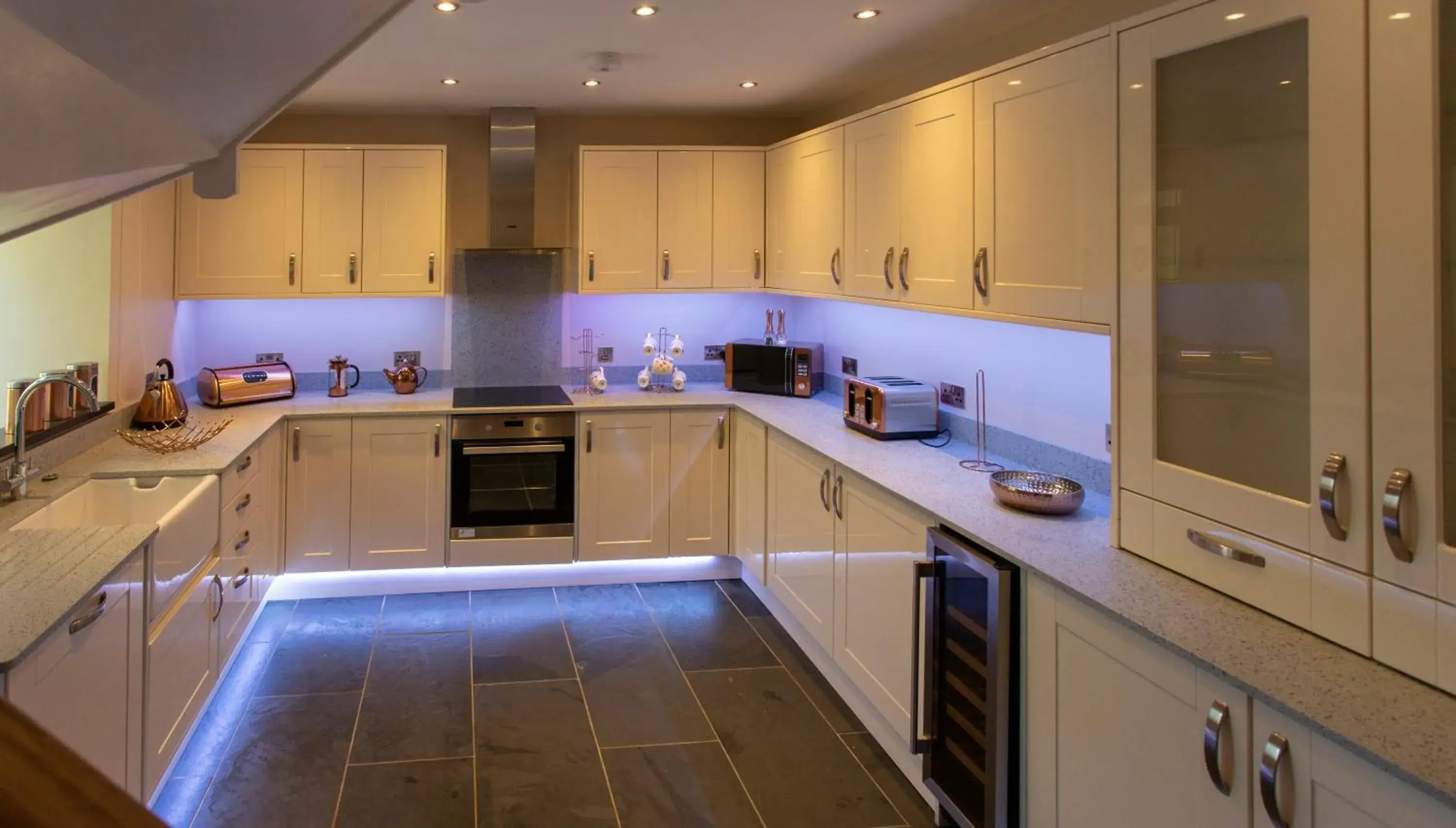 Kitchen or kitchenette, Kitchen/Kitchenette in Aberdunant Hall Country Hotel