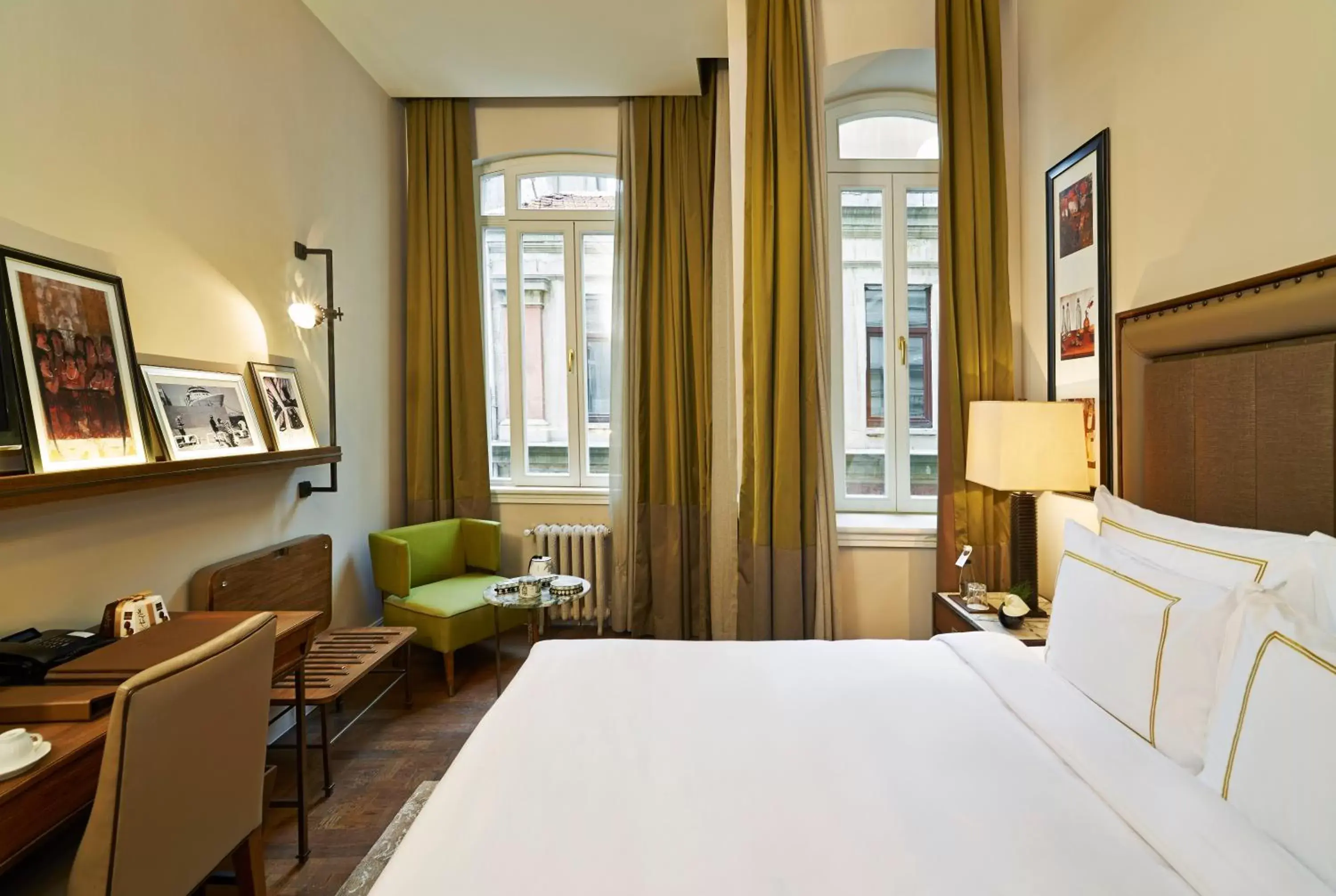 Photo of the whole room, Bed in The Bank Hotel Istanbul, a Member of Design Hotels