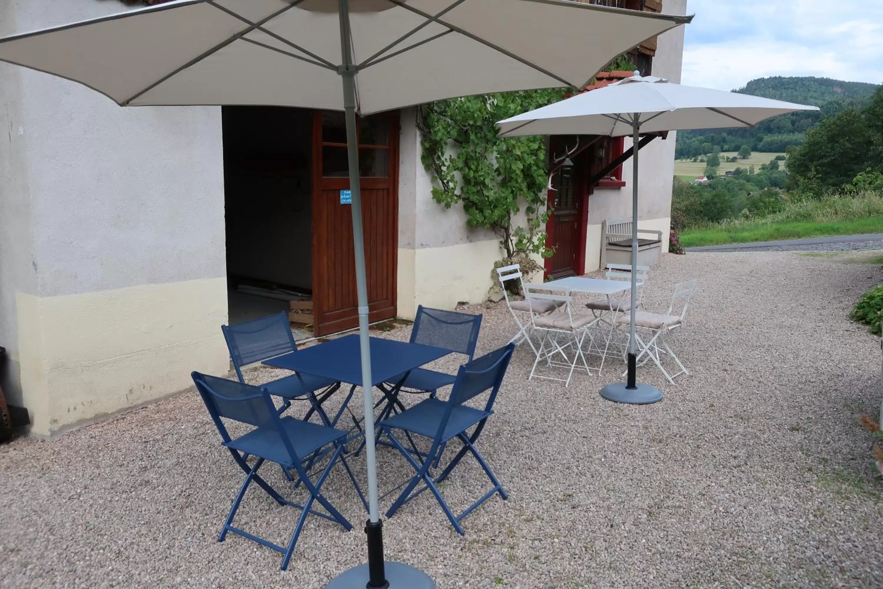 Patio in Gîte et chambres d'hôtes le Chêne