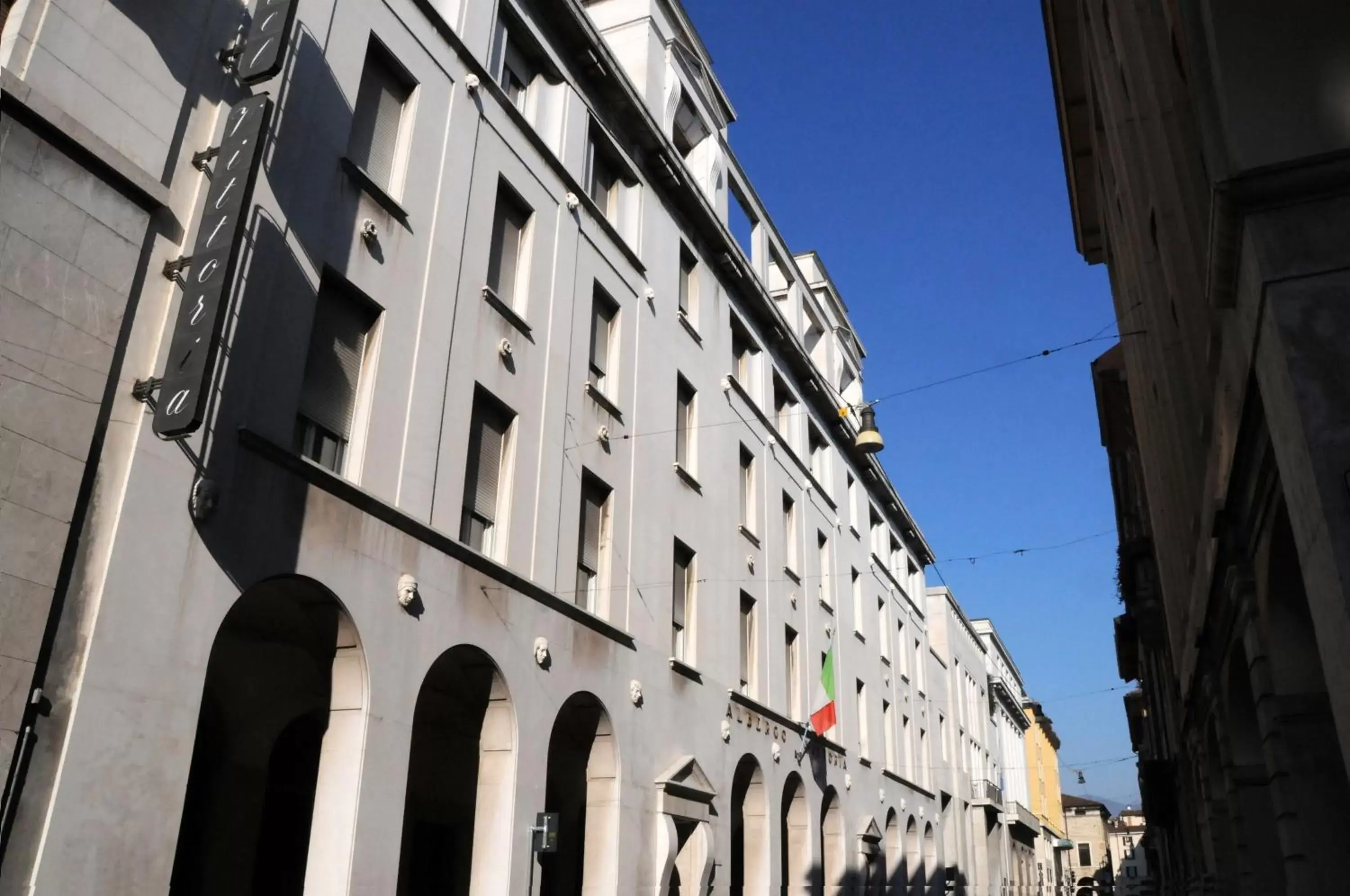 Facade/entrance, Property Building in Hotel Vittoria