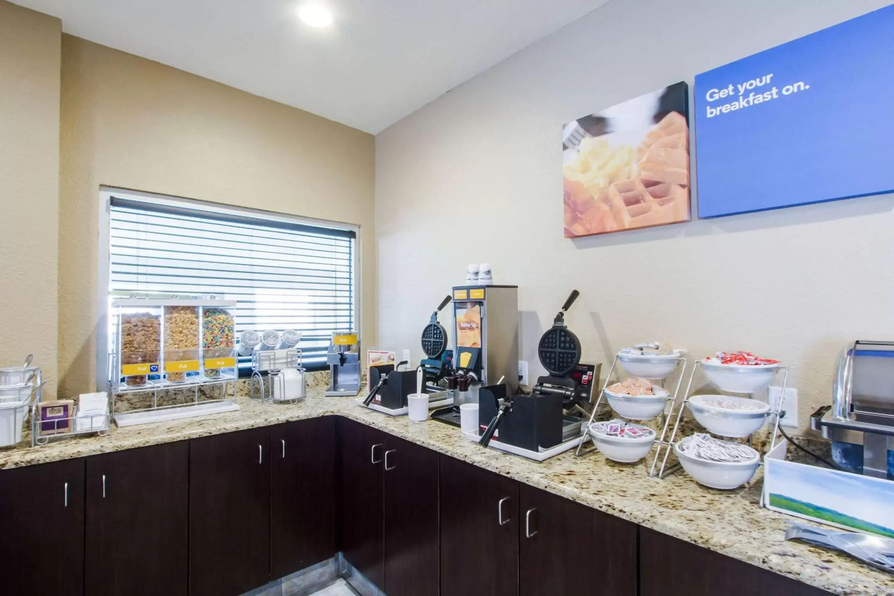 Restaurant/places to eat in Comfort Inn & Suites Bellevue - Omaha Offutt AFB