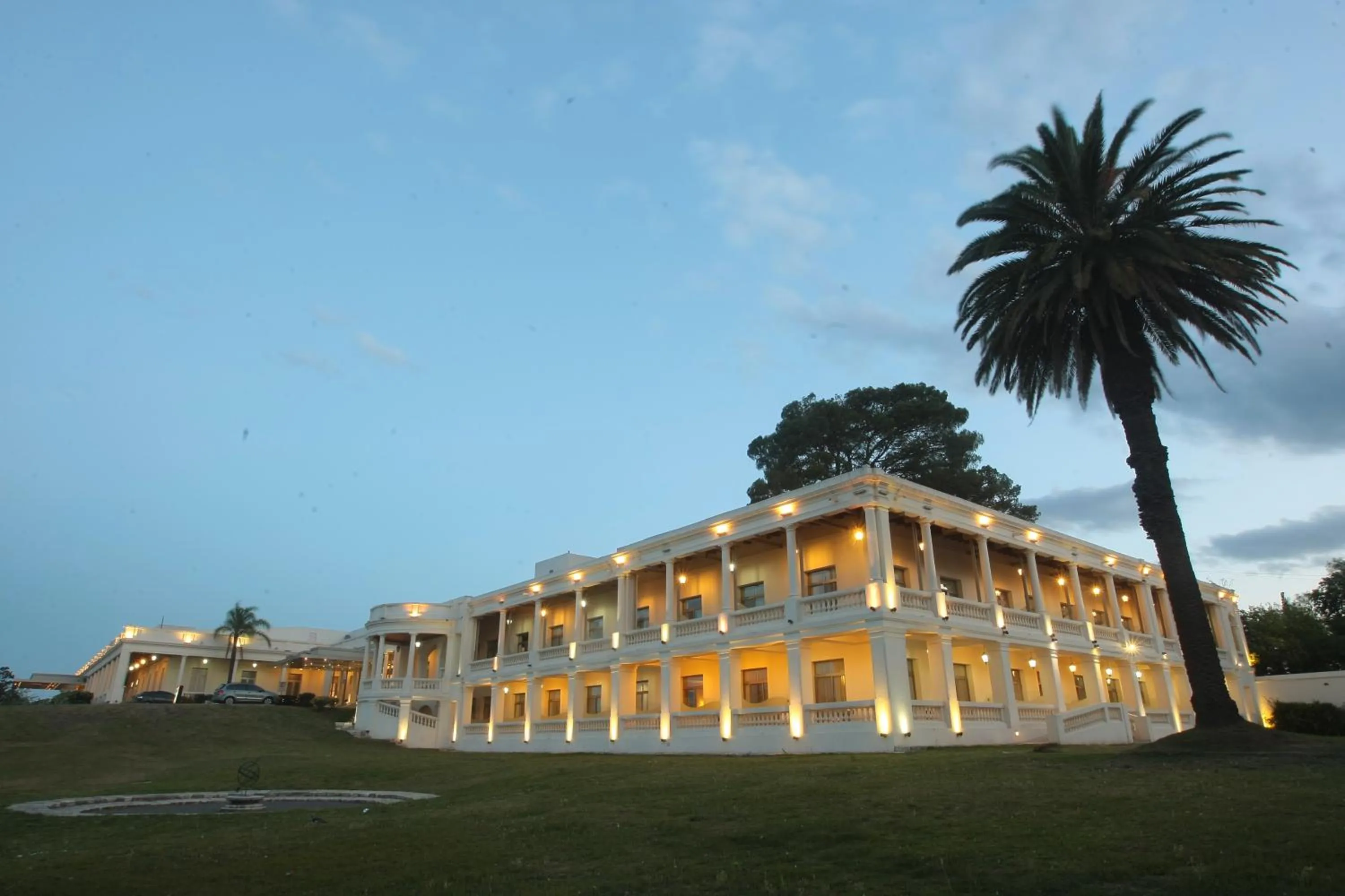 Facade/entrance in Howard Johnson Sierras Hotel y Casino Alta Gracia