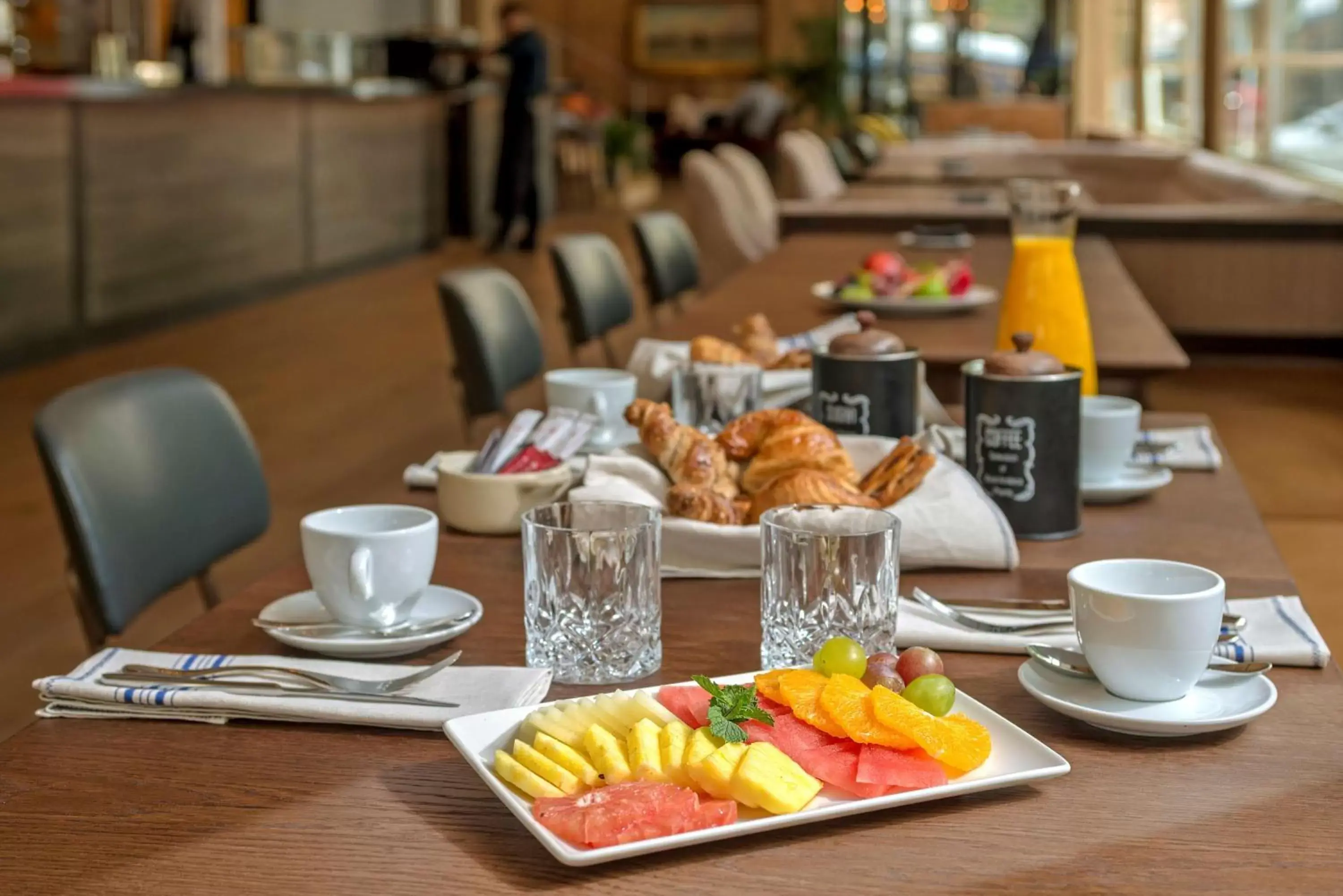 Breakfast, Restaurant/Places to Eat in NH Collection Madrid Suecia