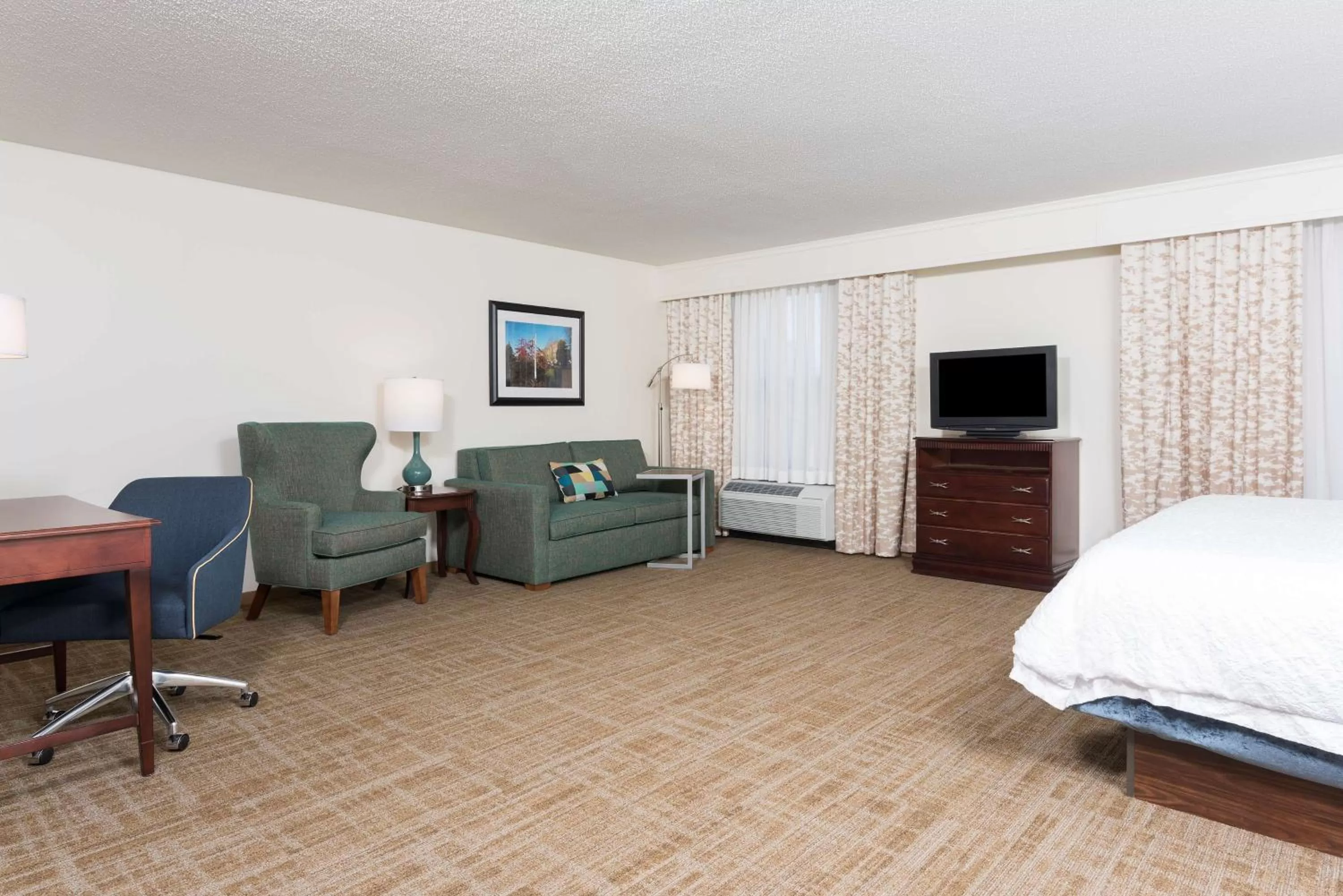 Bedroom, Bed in Hampton Inn East Lansing