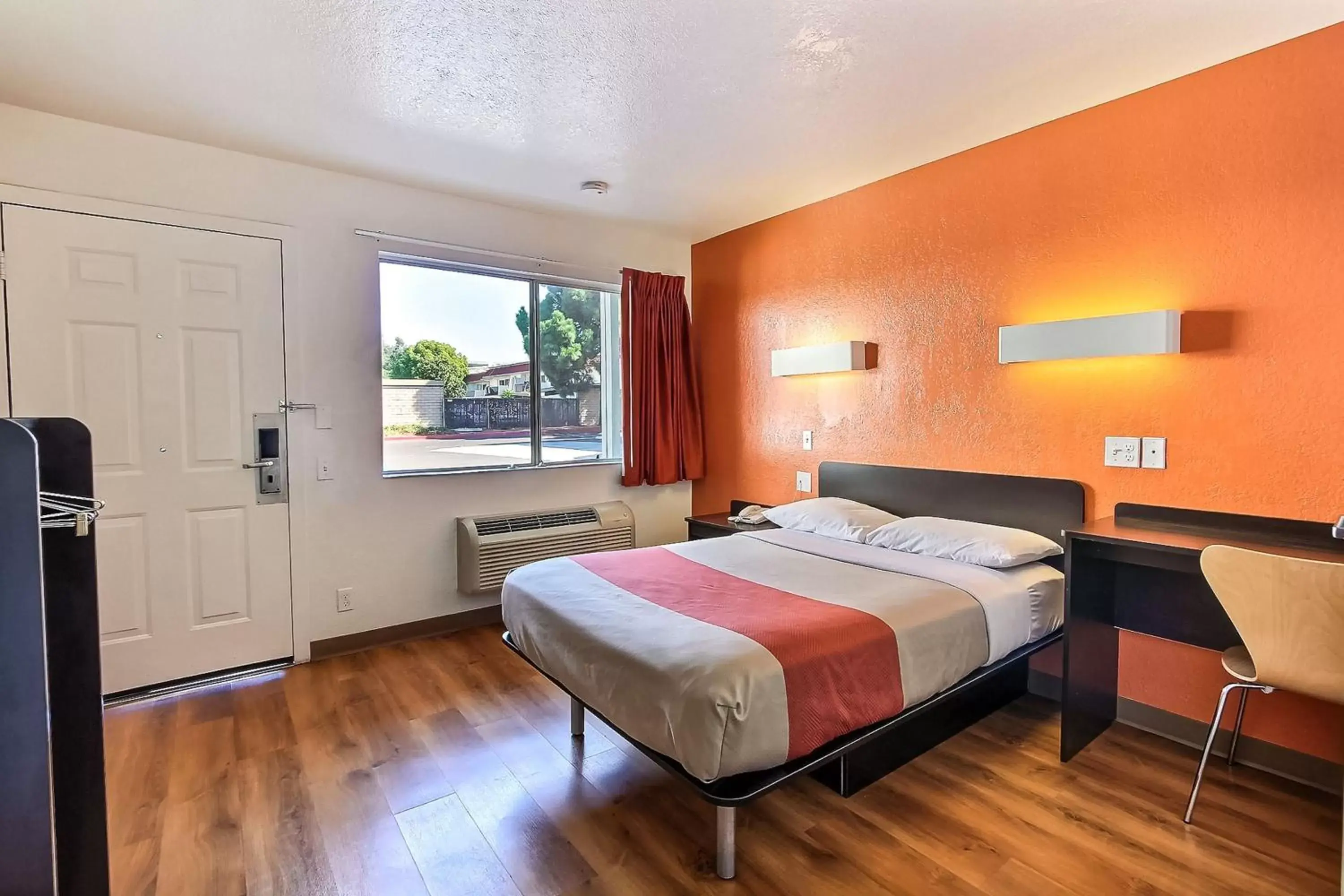 Photo of the whole room, Bed in Motel 6-San Jose, CA - South