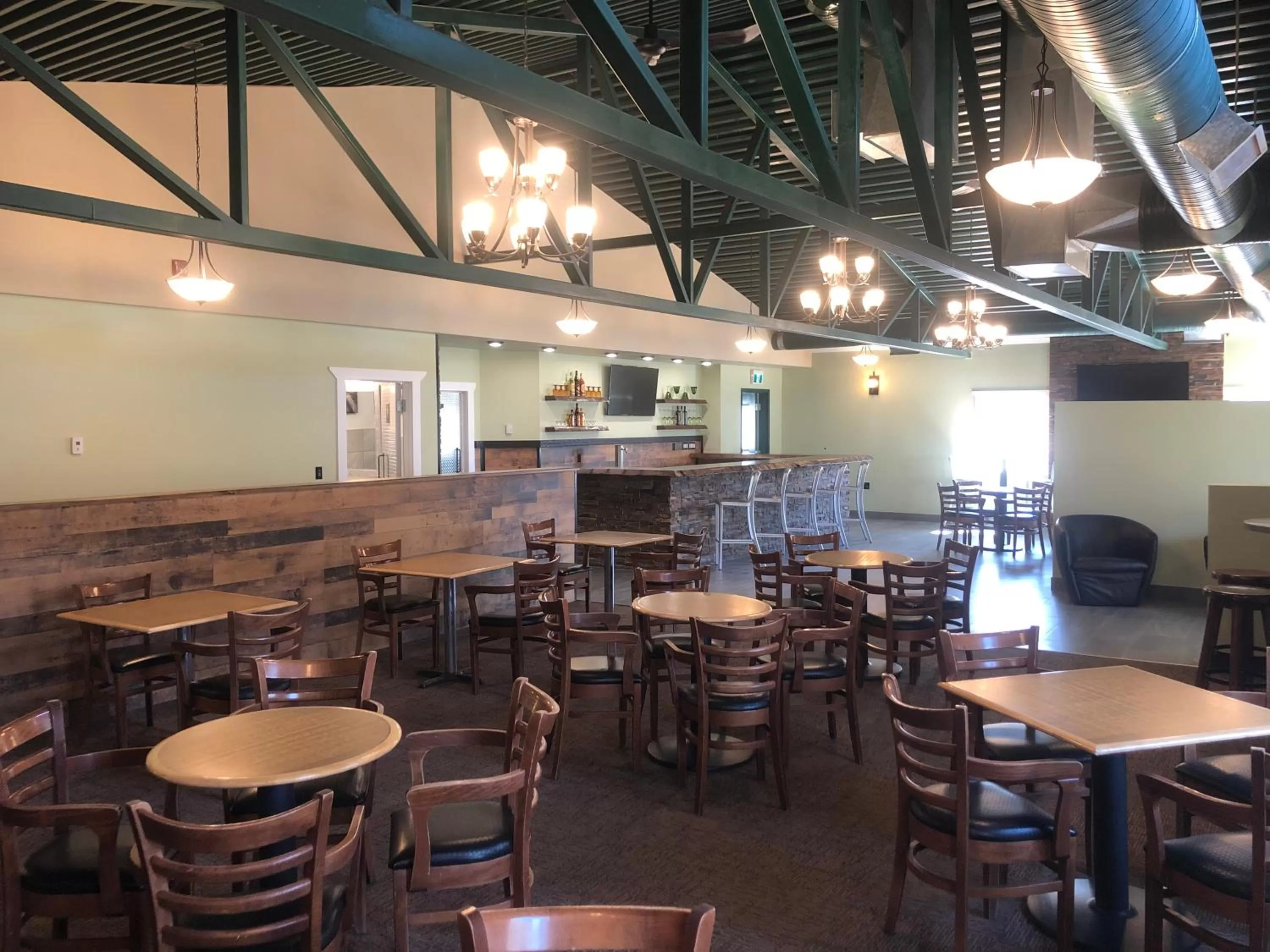 Restaurant/Places to Eat in Onoway Inn and Suites