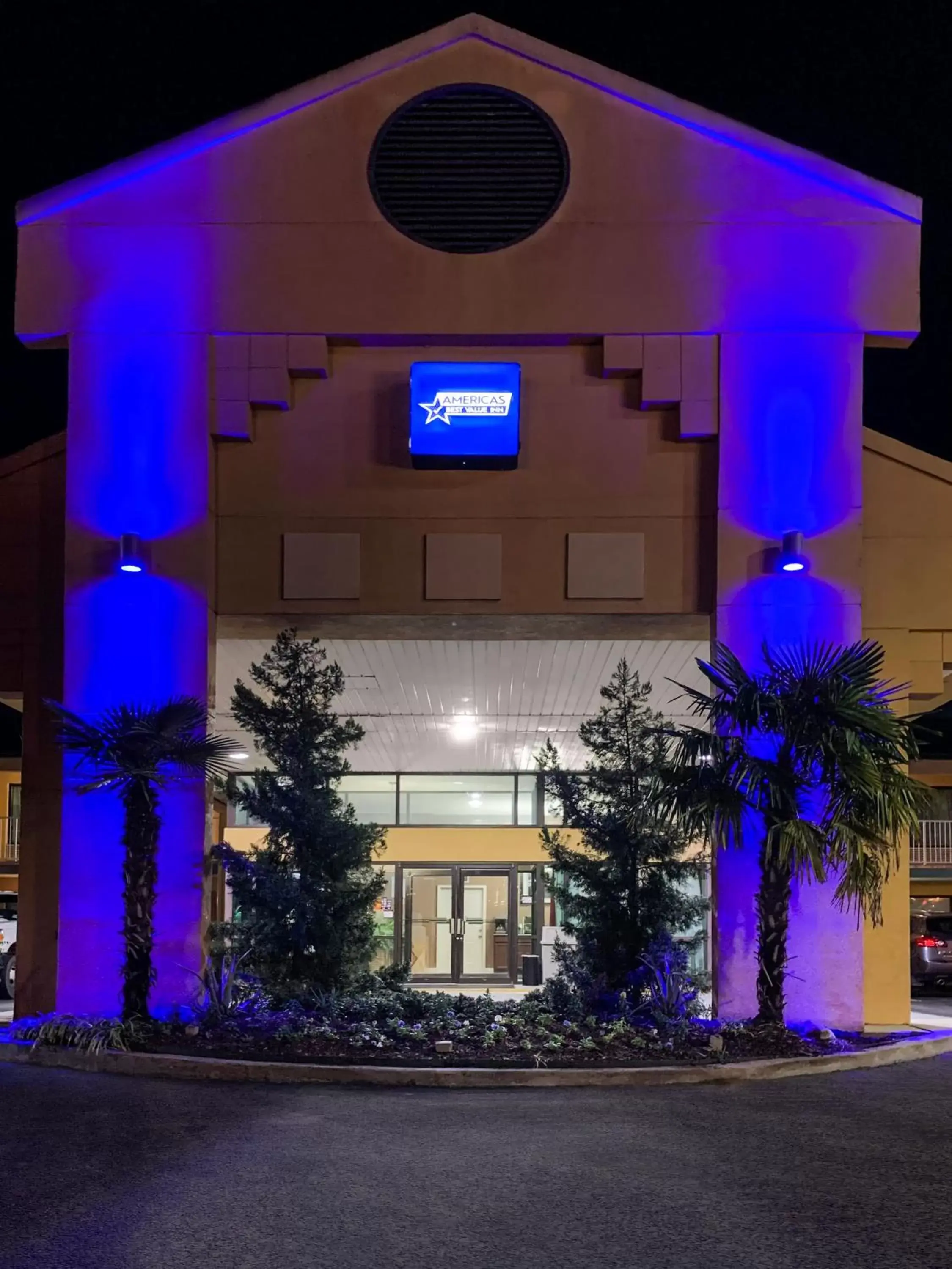 Facade/entrance in America's Best Value Inn-Milledgeville