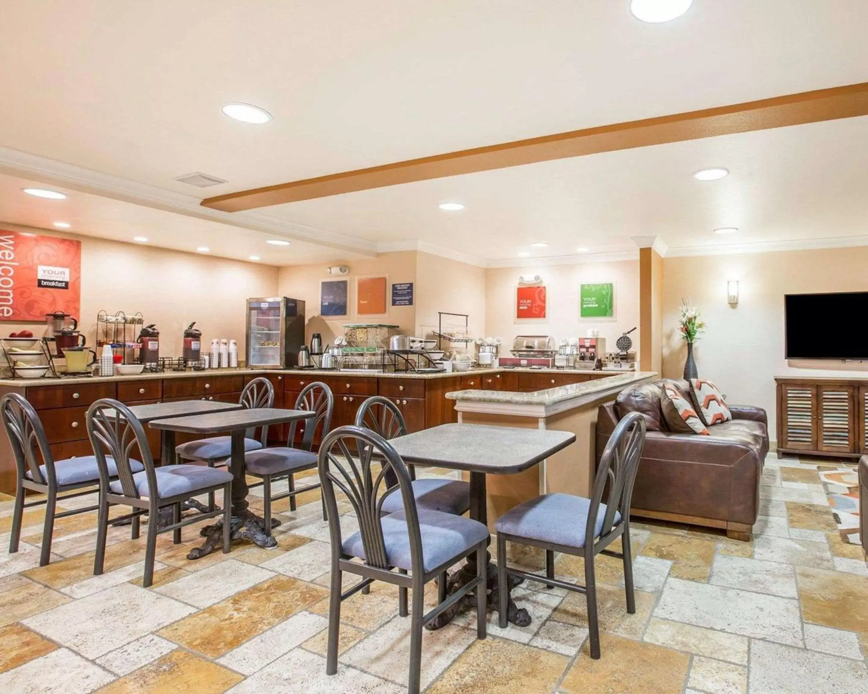 Restaurant/Places to Eat in Comfort Inn & Suites Salinas
