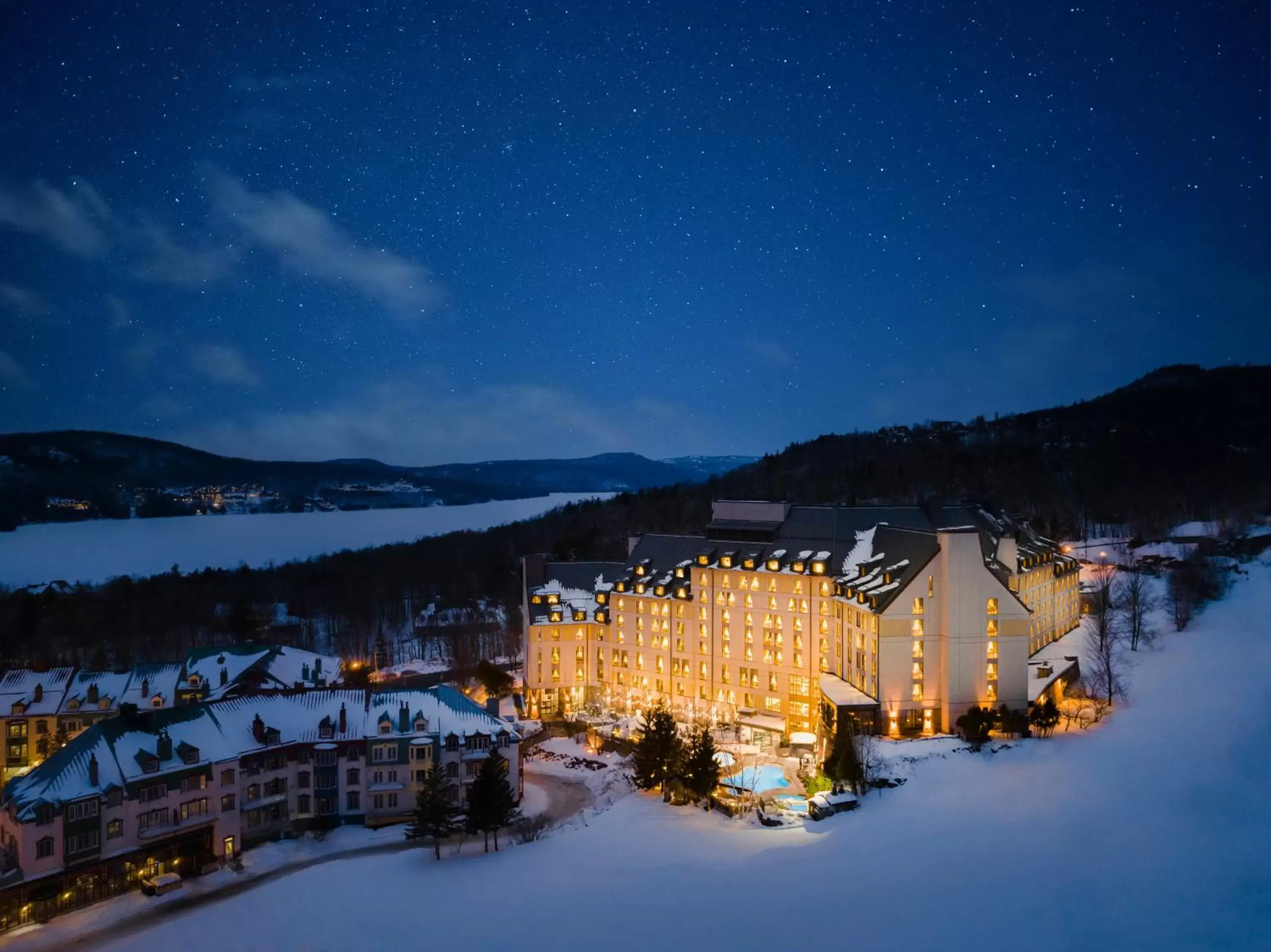 Property building, Bird's-eye View in Fairmont Tremblant