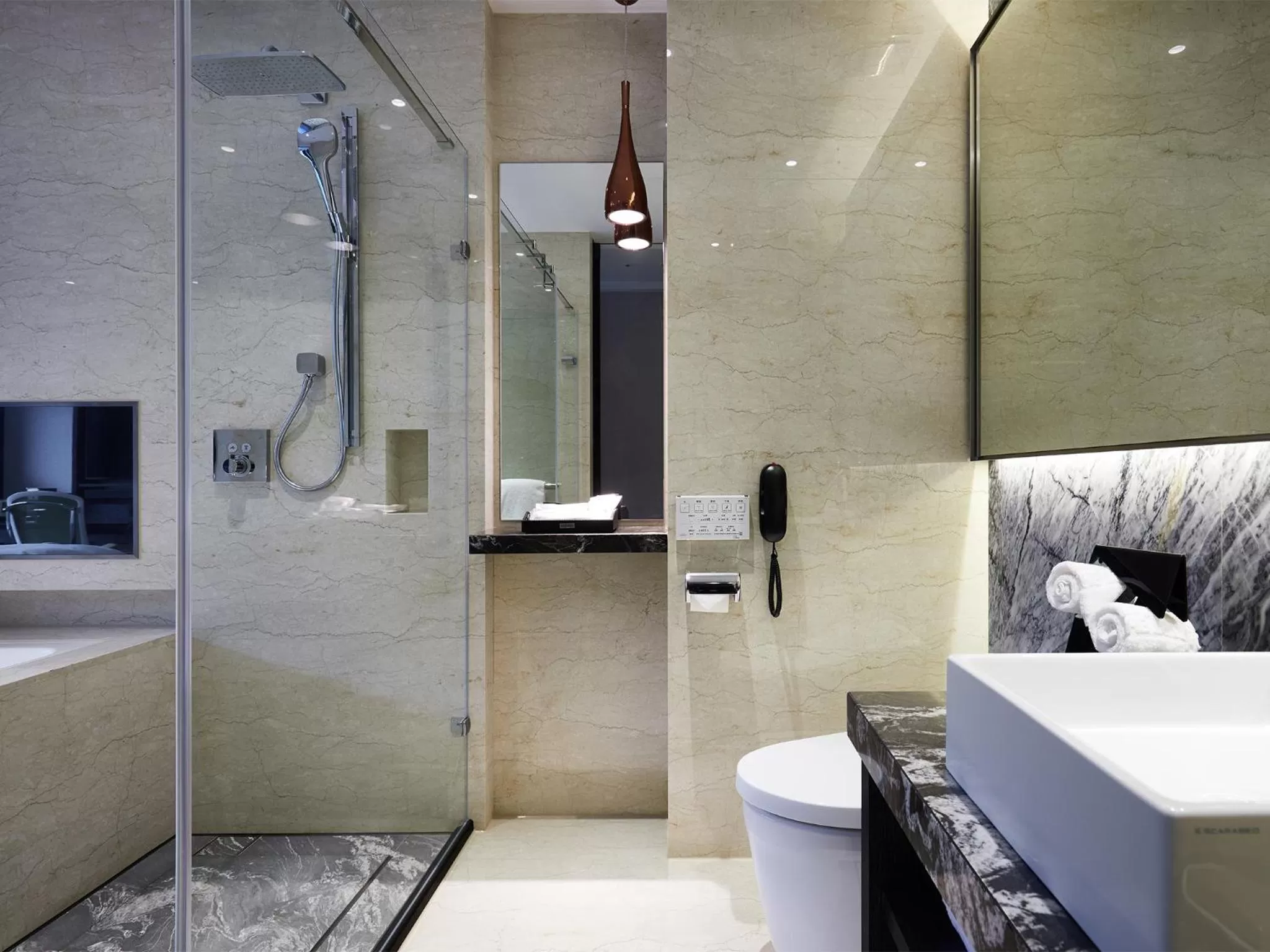 Shower in The Tango Hotel Taipei Jiantan