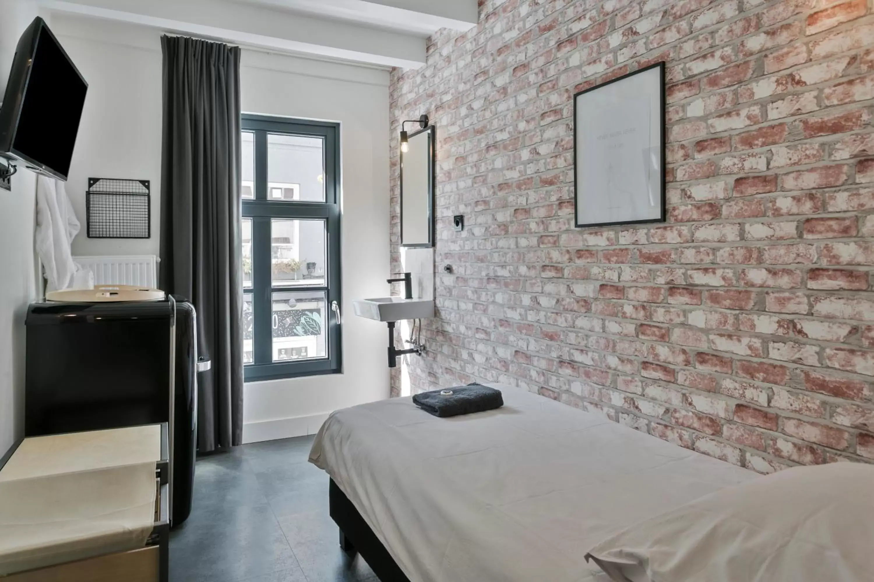 Single Room with Shared Shower and Toilet in Winston B&B Single Room with Shared Shower and Toilet in Winston B&B