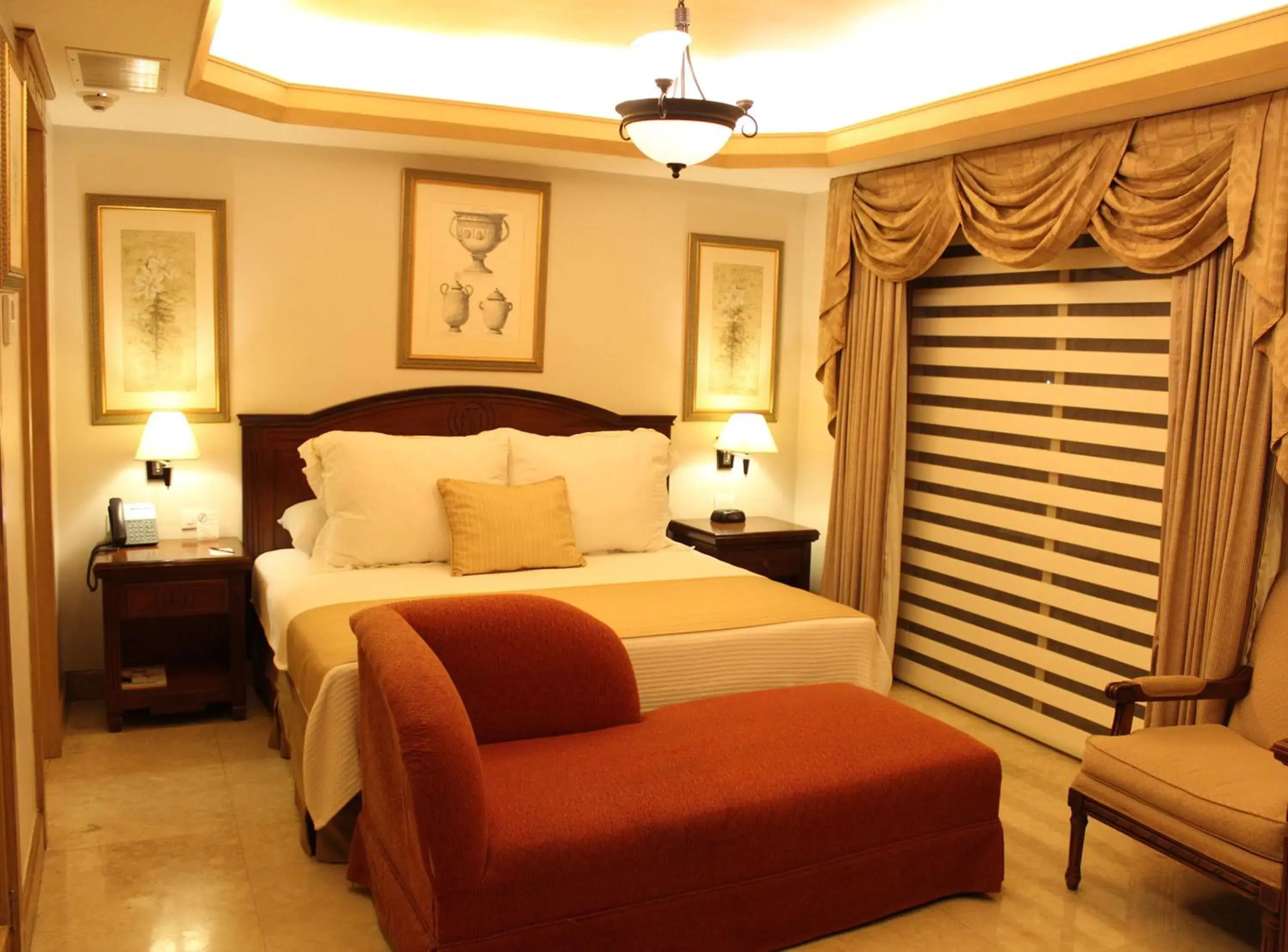 Bed in Hotel Hacienda Real