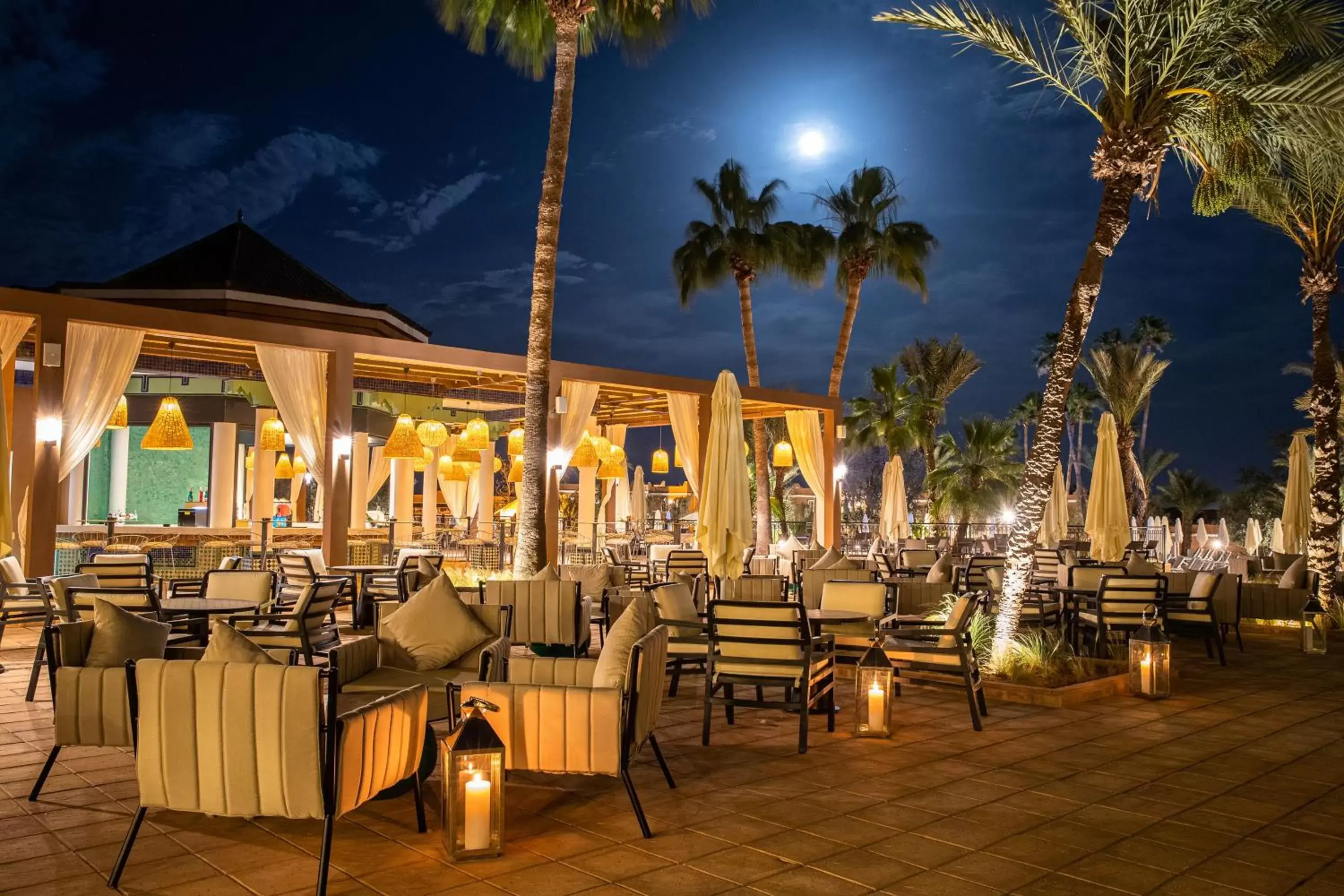 Balcony/Terrace, Restaurant/Places to Eat in Sol Oasis Marrakech