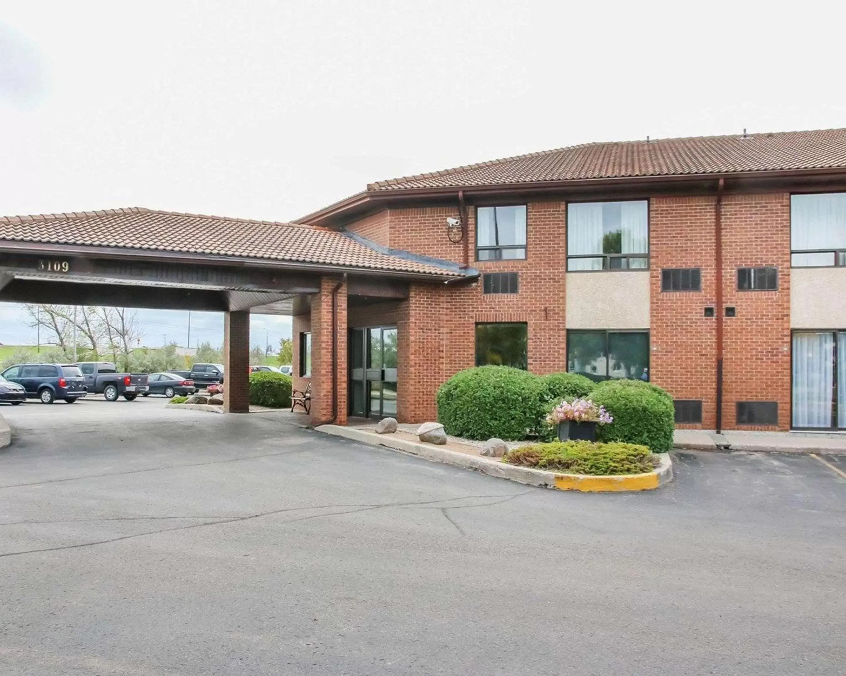 Property building in Comfort Inn South Property building in Comfort Inn South