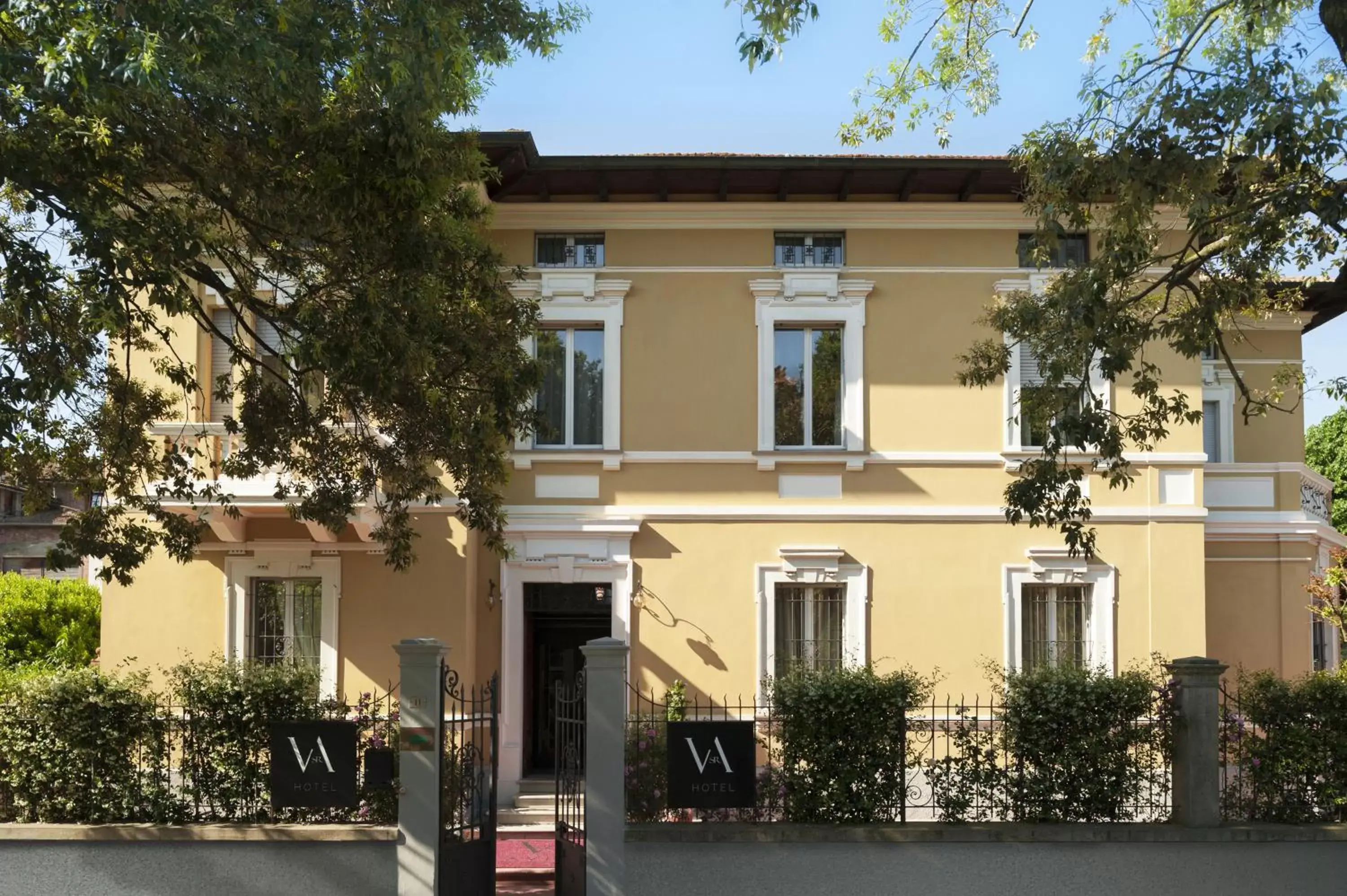 Facade/entrance, Property Building in La Villa