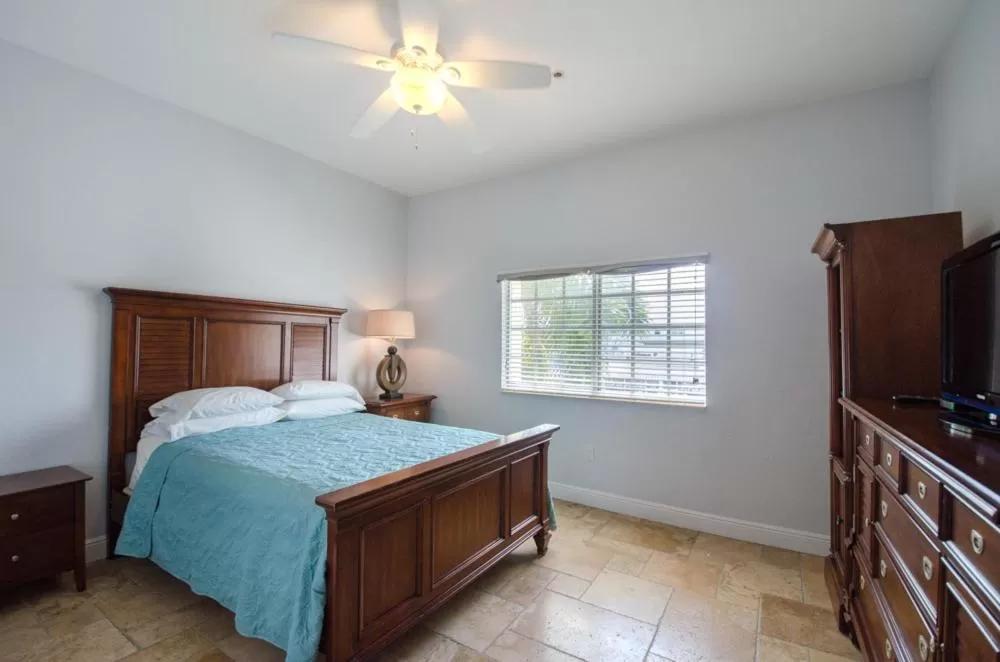 Bed in Vistalmar Beach Resort