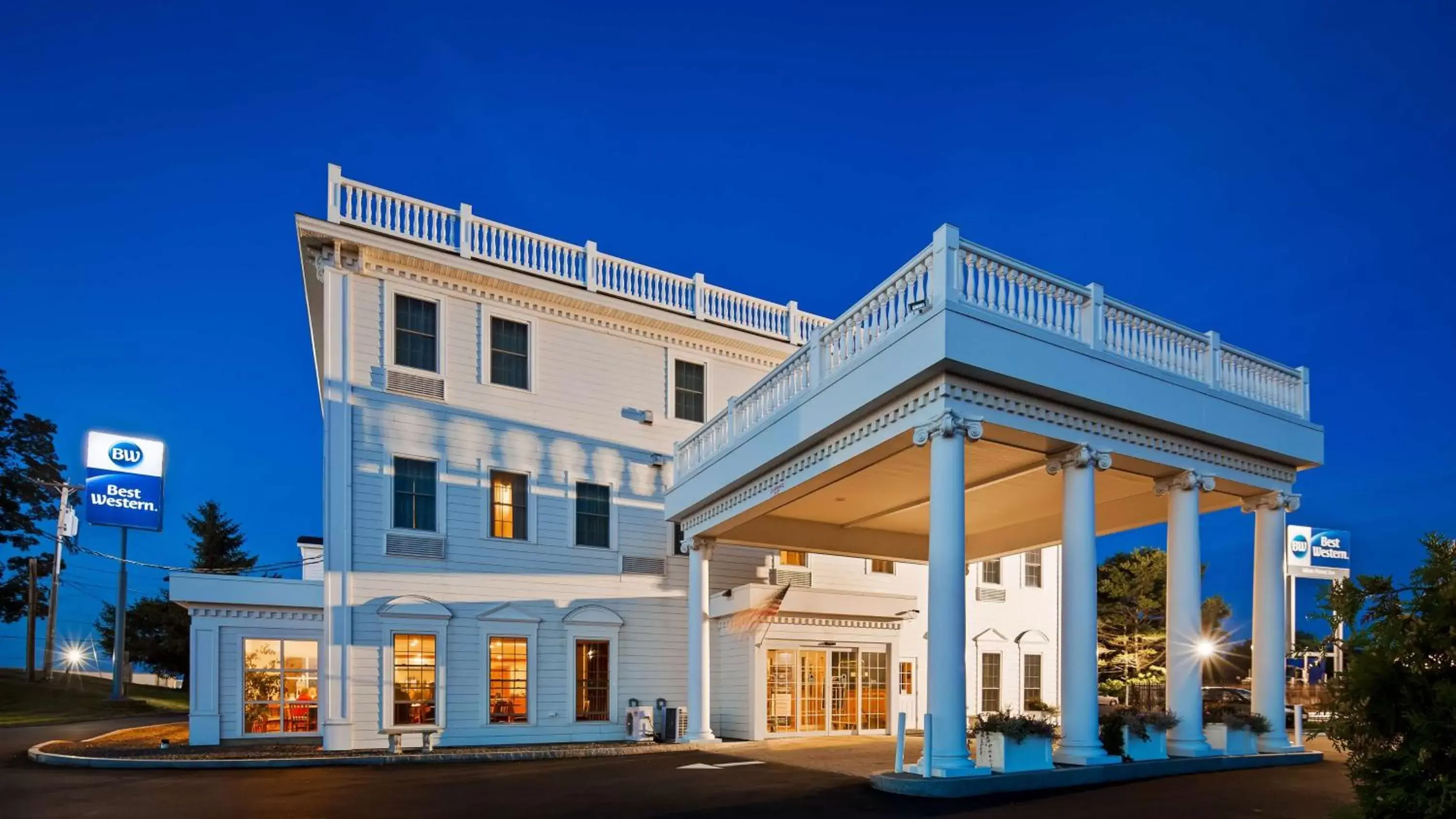 Property building in Best Western White House Inn