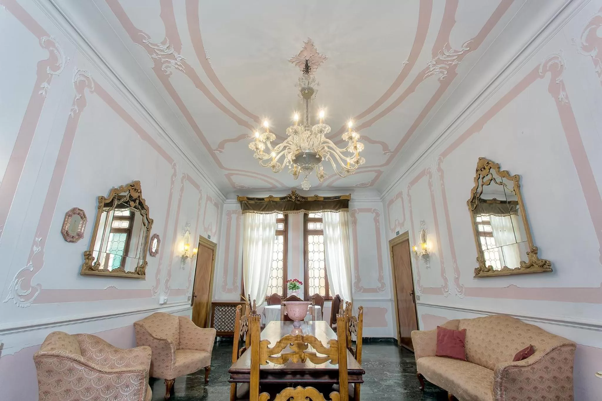 Communal lounge/ TV room in Hotel Mezzo Pozzo