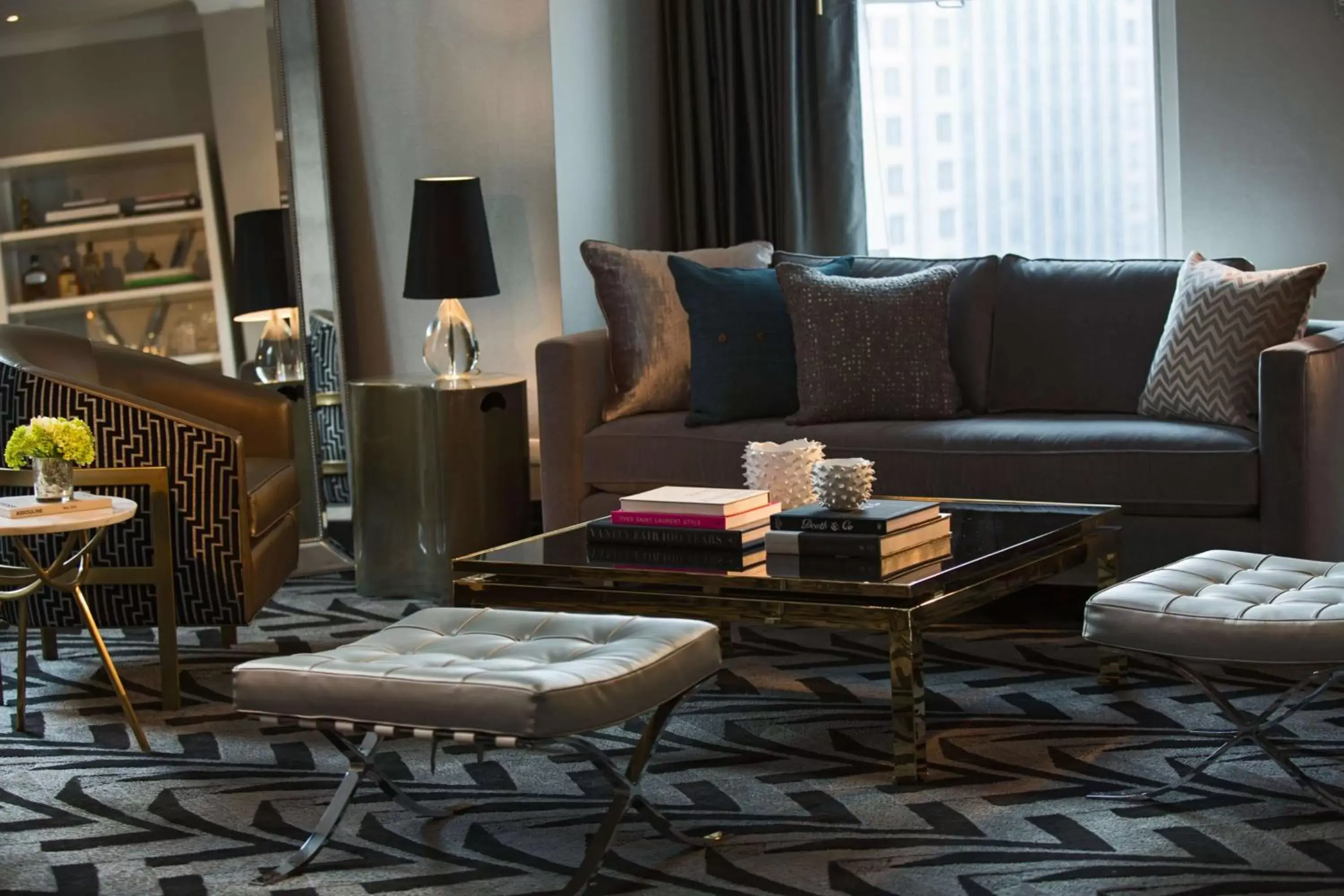 Photo of the whole room, Seating Area in The Allegro Royal Sonesta Hotel Chicago Loop