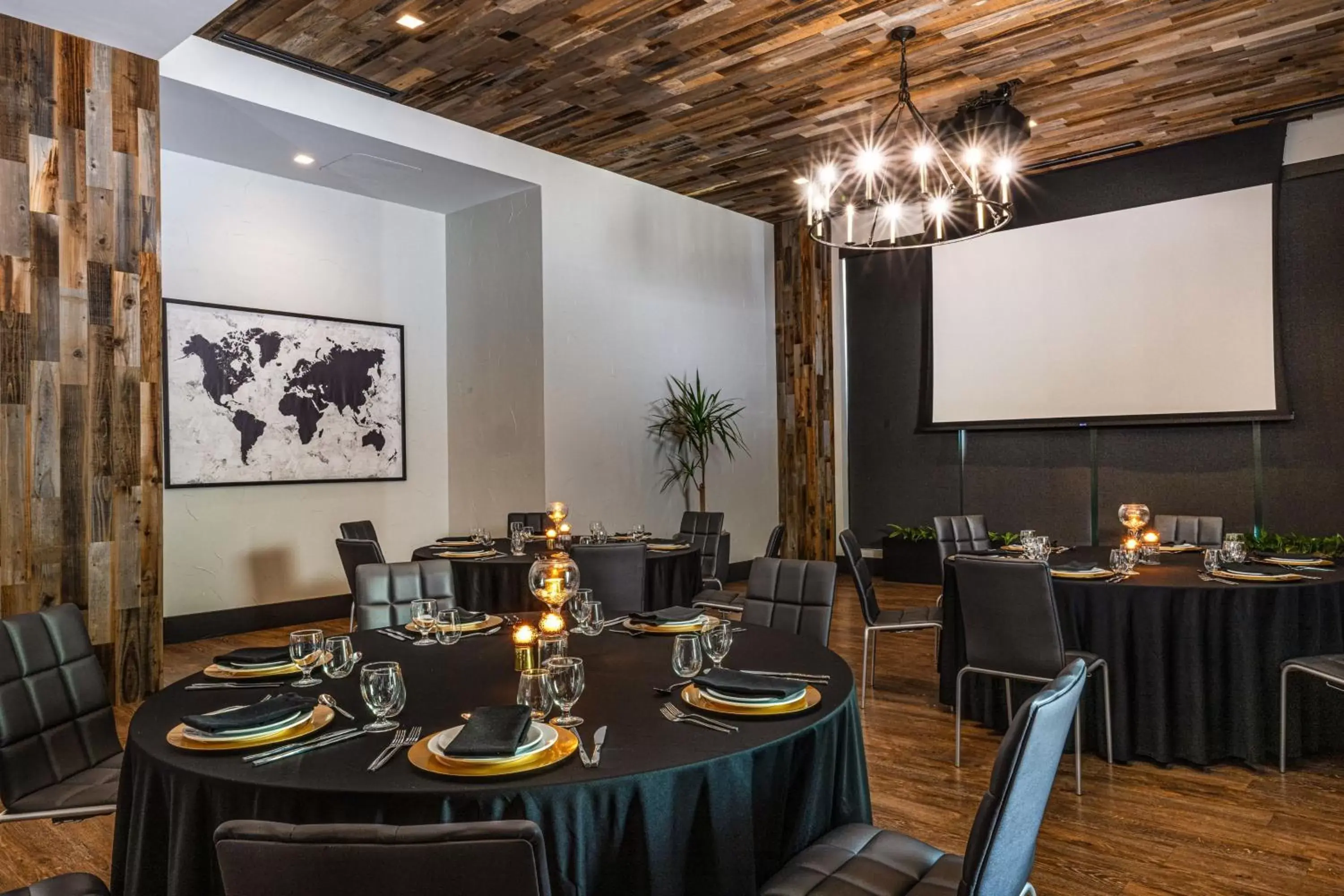 Meeting/conference room, Restaurant/Places to Eat in AC Hotel by Marriott Fort Worth Downtown