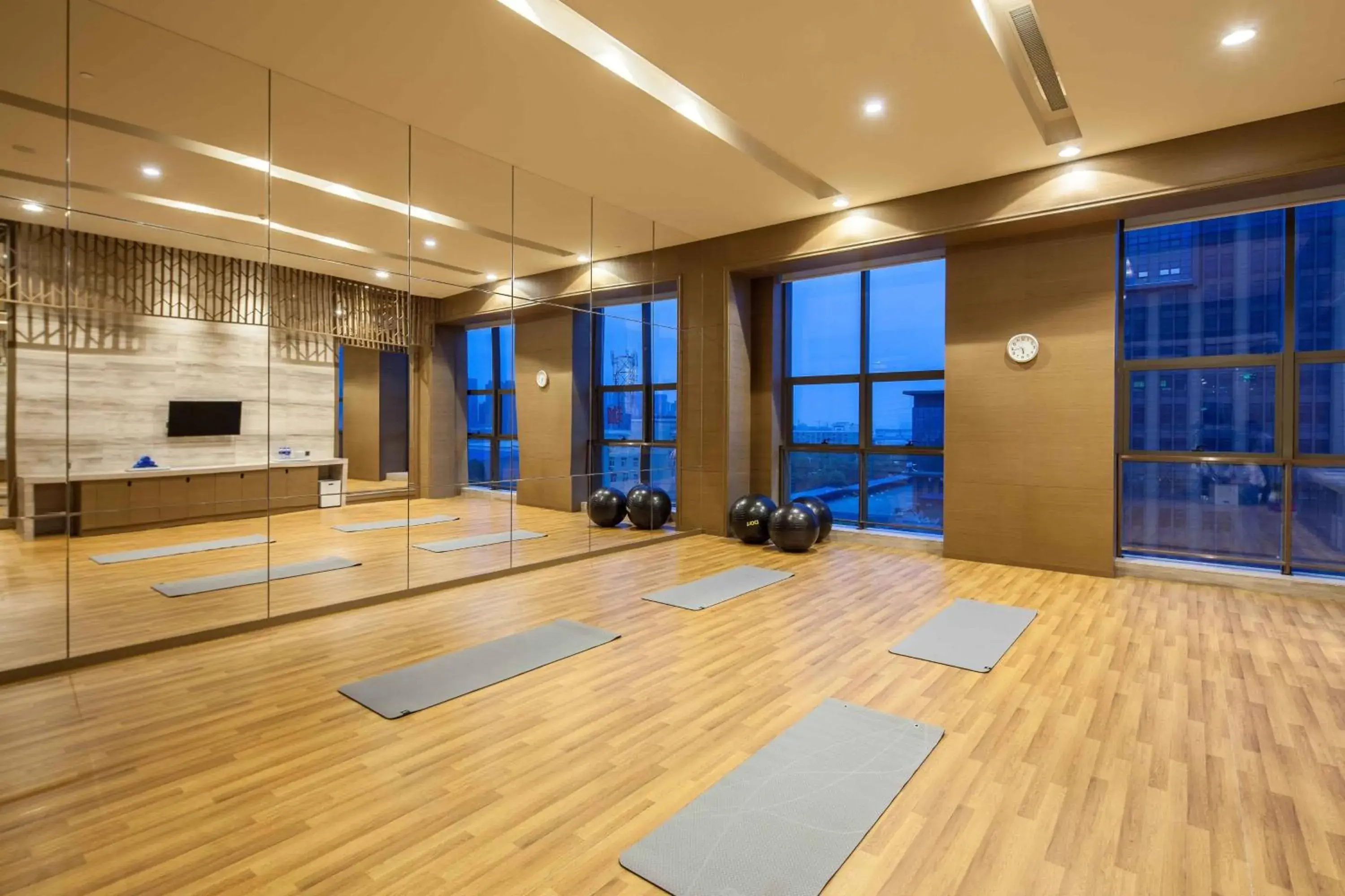 Fitness centre/facilities in Four Points by Sheraton Hefei, Baohe