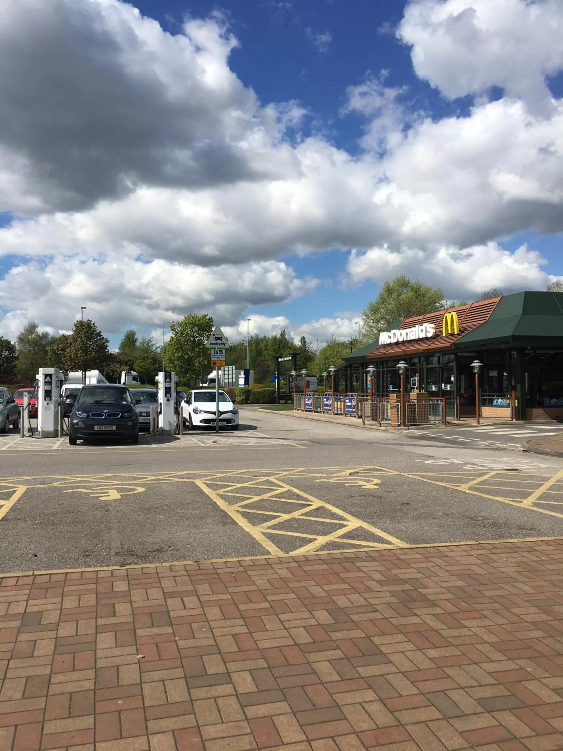 Restaurant/places to eat in Warrington Motel, J20 M6 Lymm Services