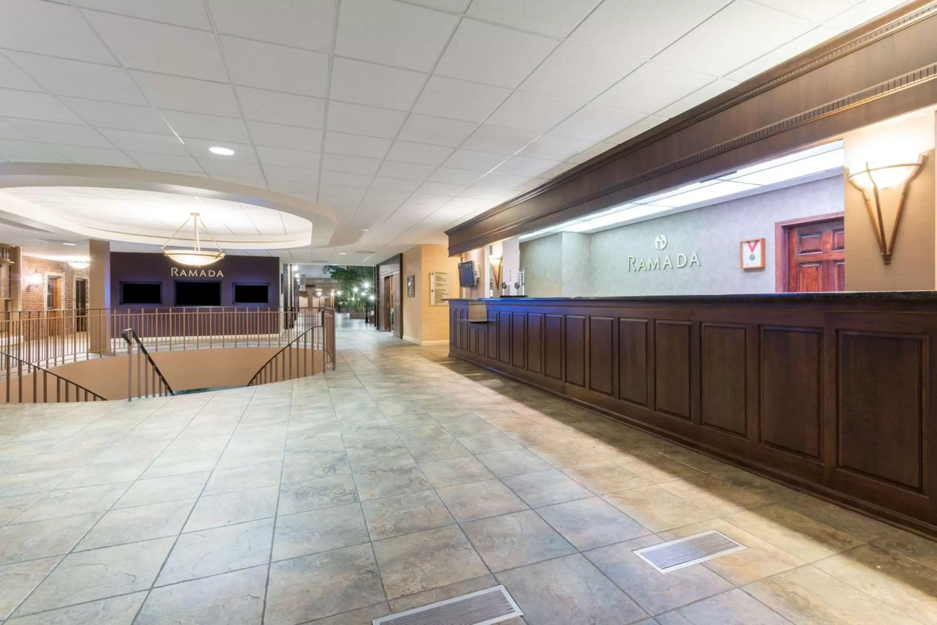 Lobby or reception, Lobby/Reception in Ramada by Wyndham Topeka Downtown Hotel & Convention Center