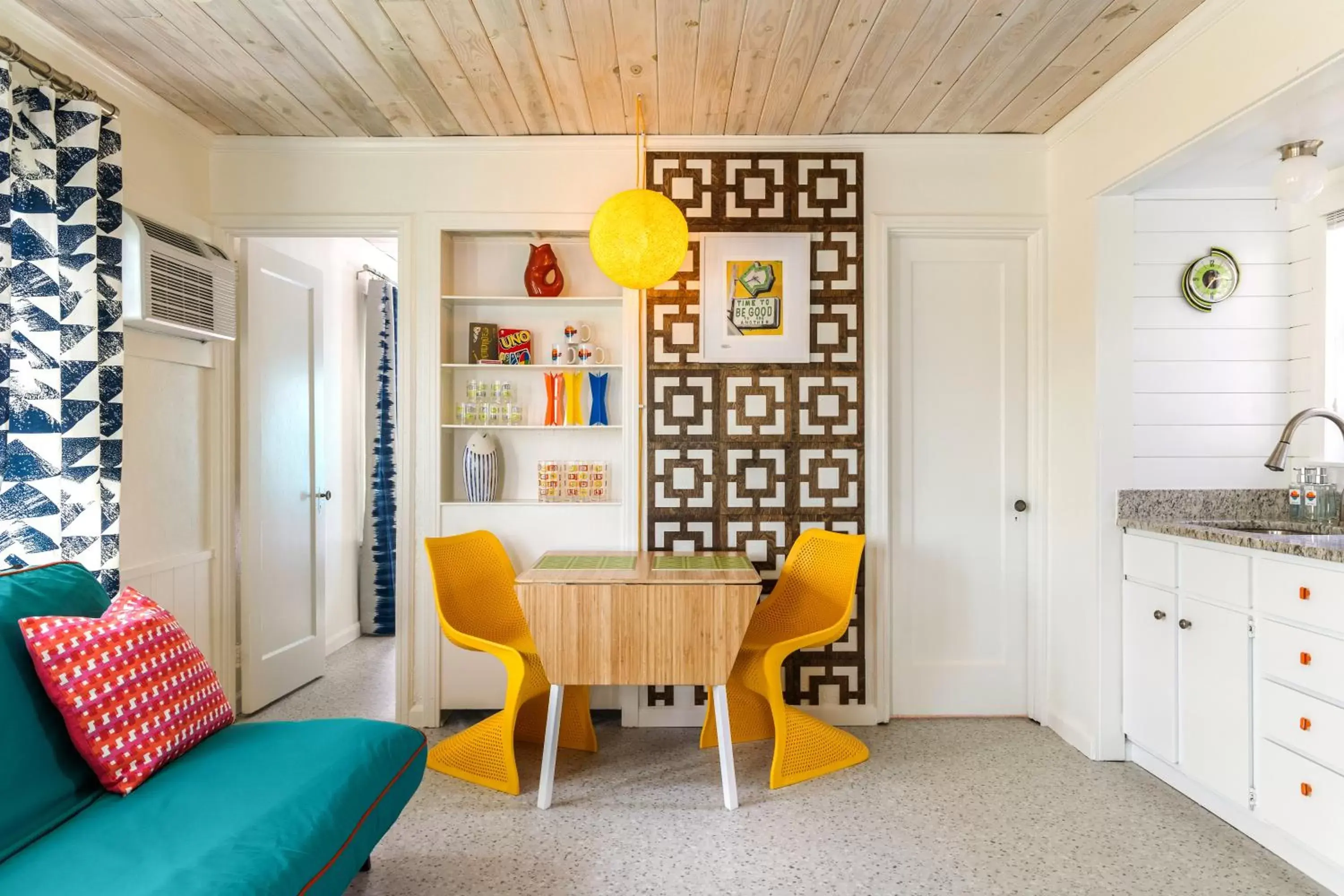 Living room, Seating Area in Sunset Inn and Cottages