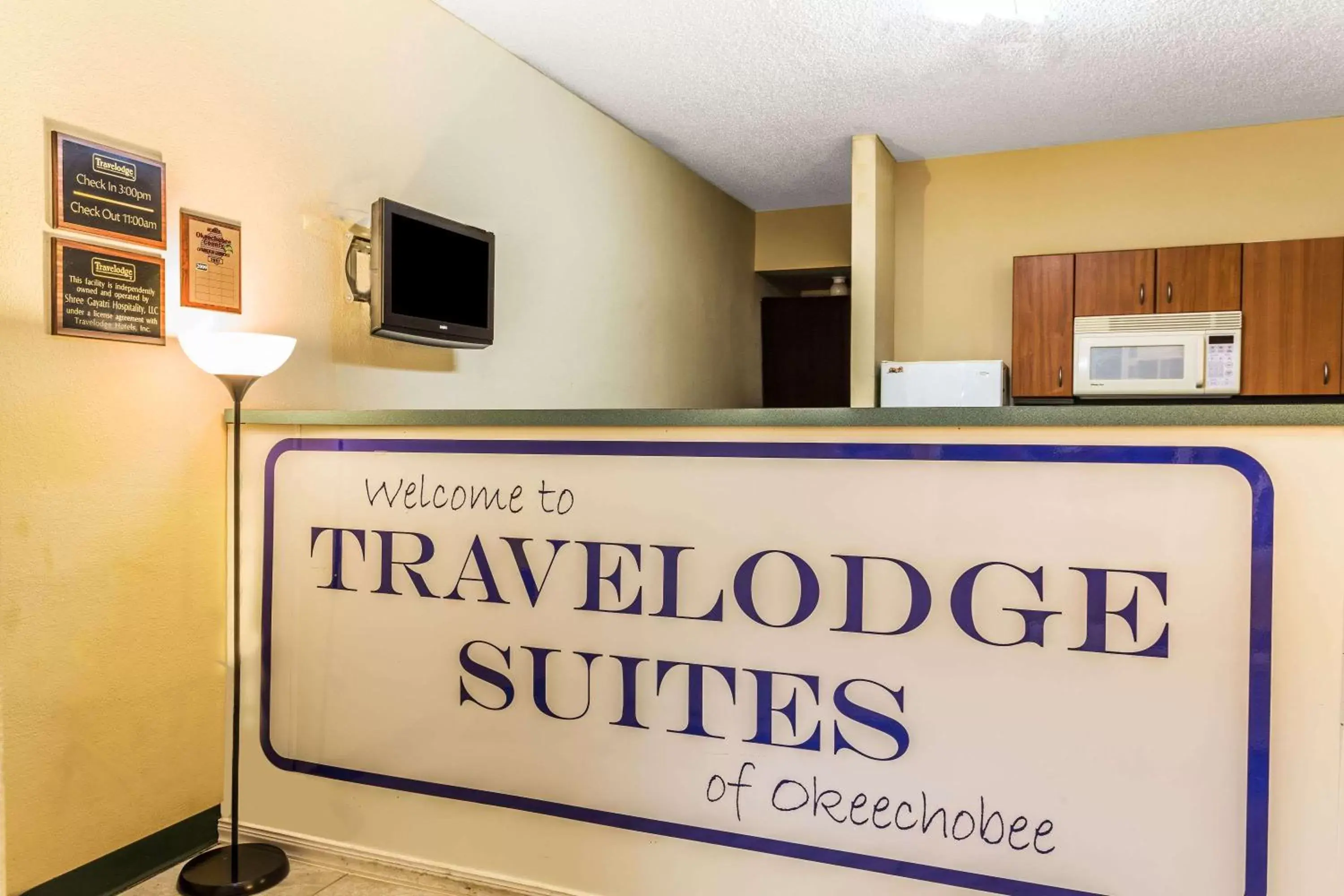 Lobby or reception in Travelodge Suites by Wyndham Lake Okeechobee