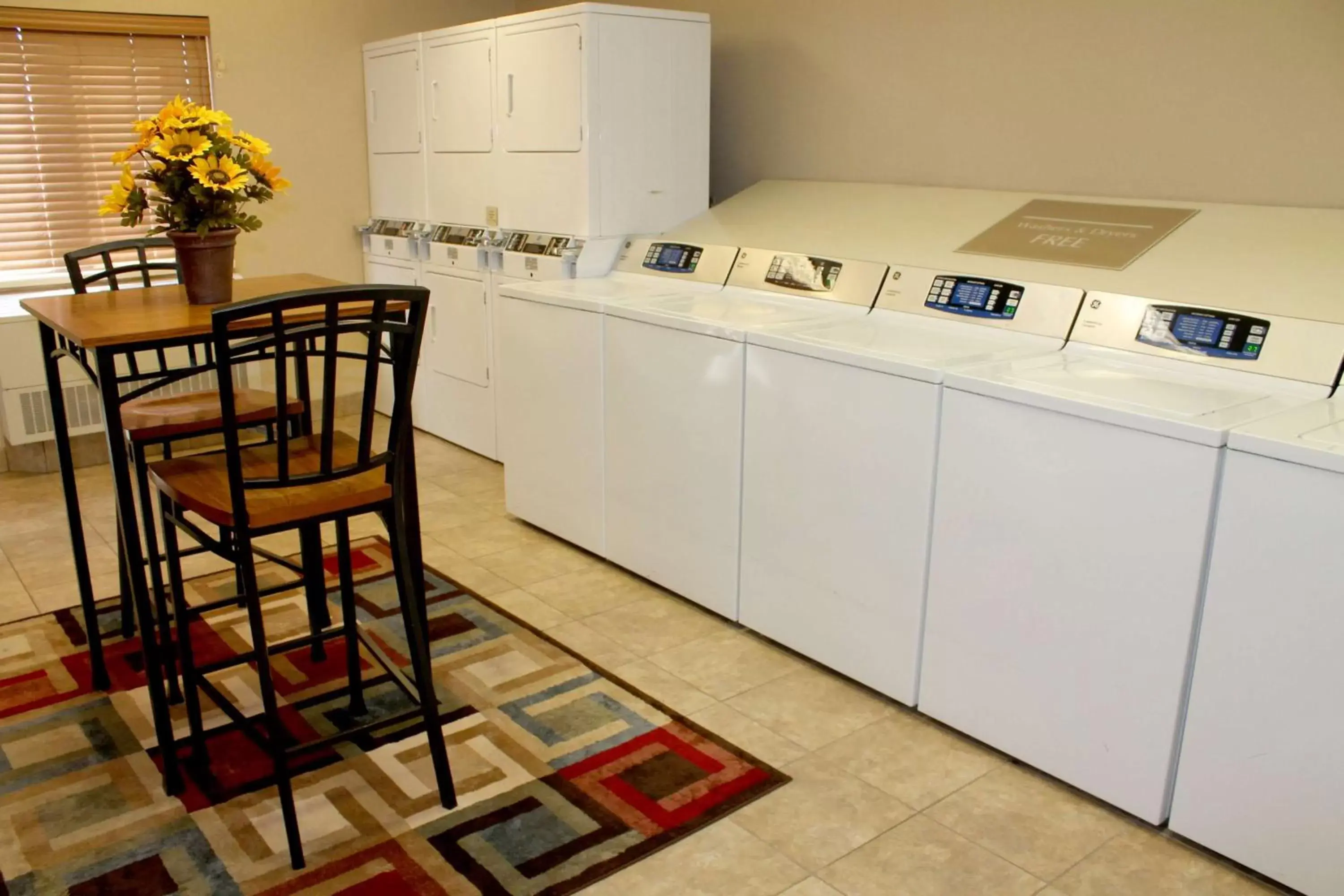 laundry in Sonesta Simply Suites Wichita Airport