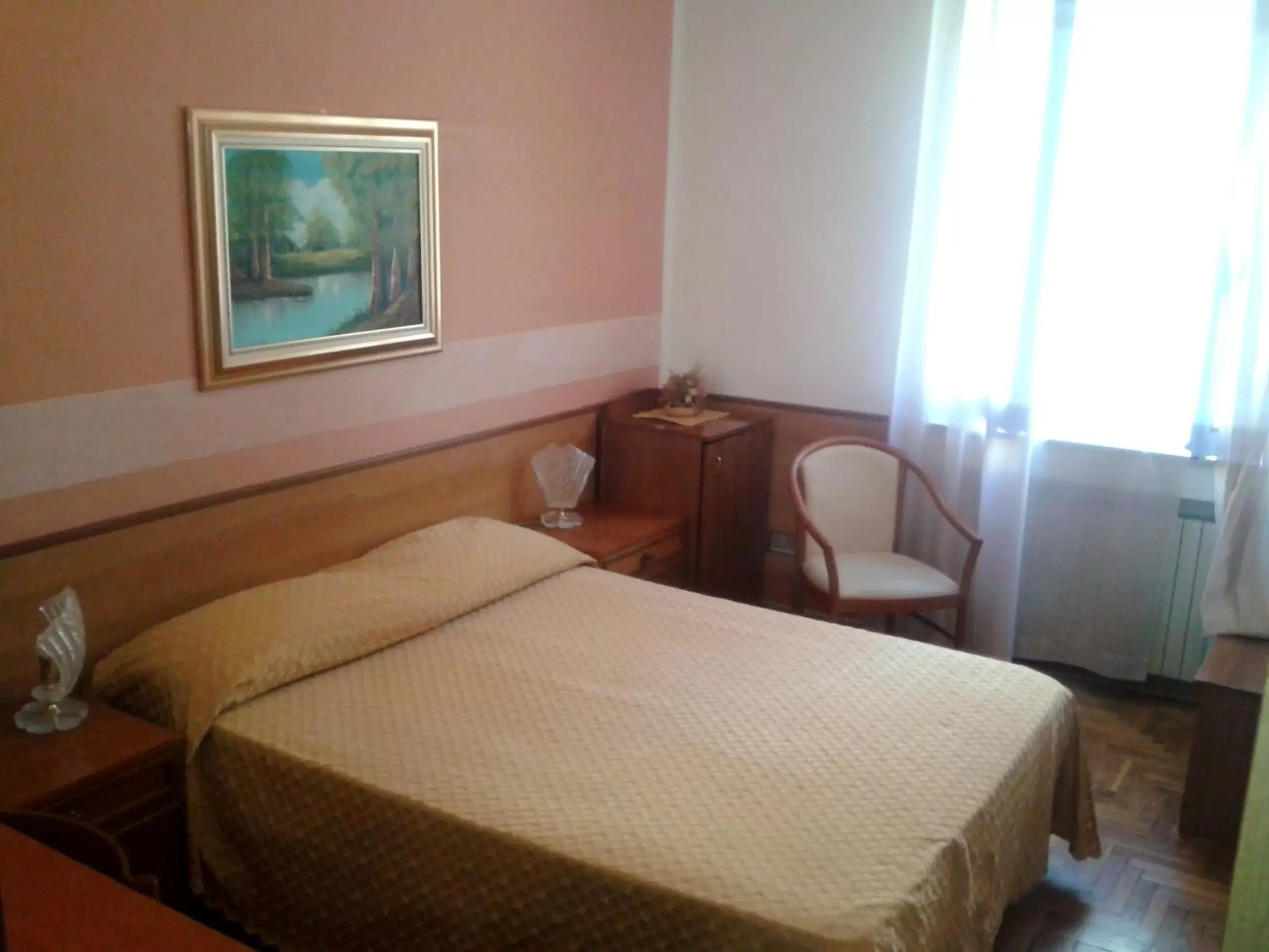 Comfort Single Room in San Gabriele