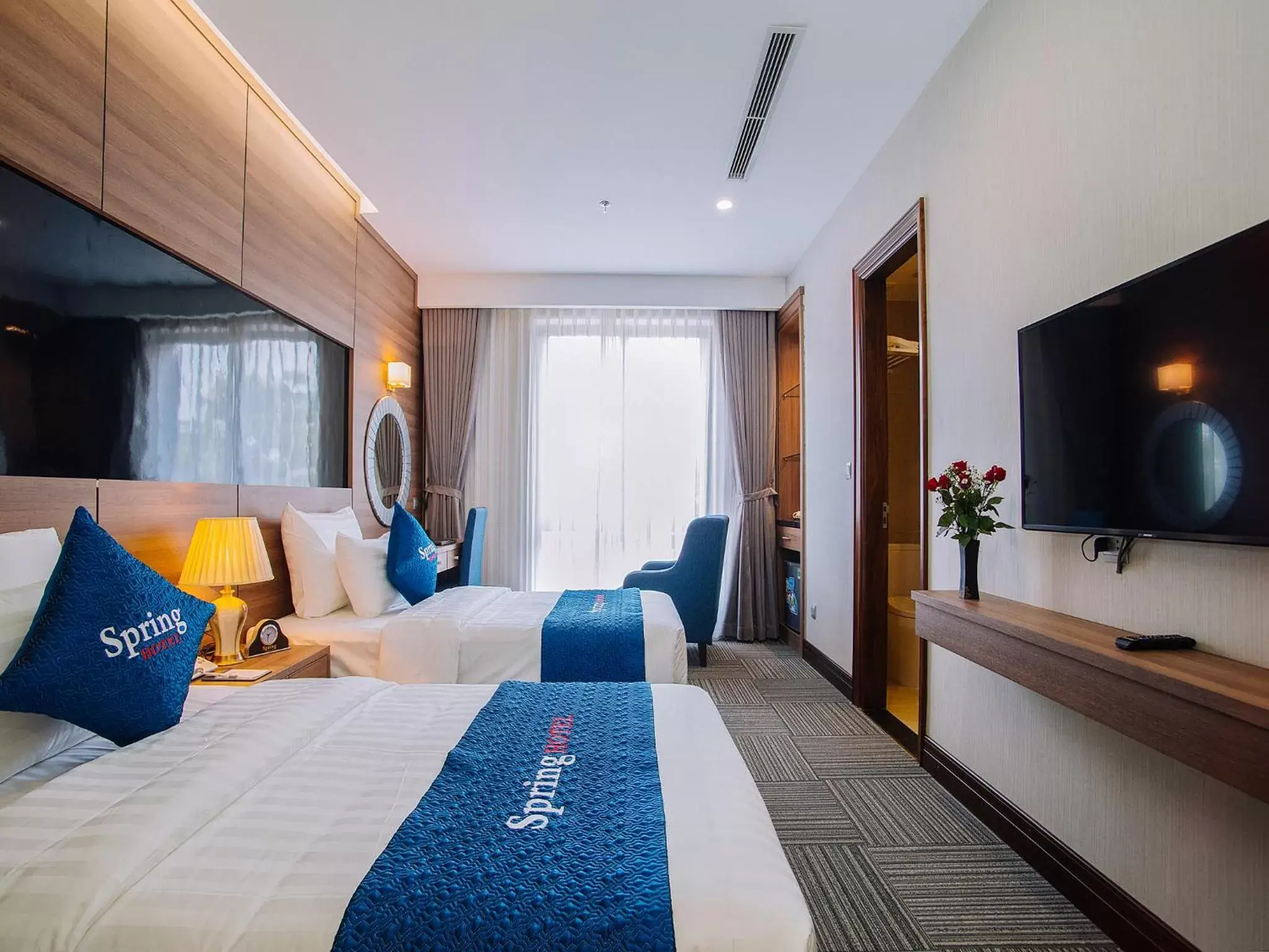 Bedroom, TV/Entertainment Center in Spring Hotel Hanoi