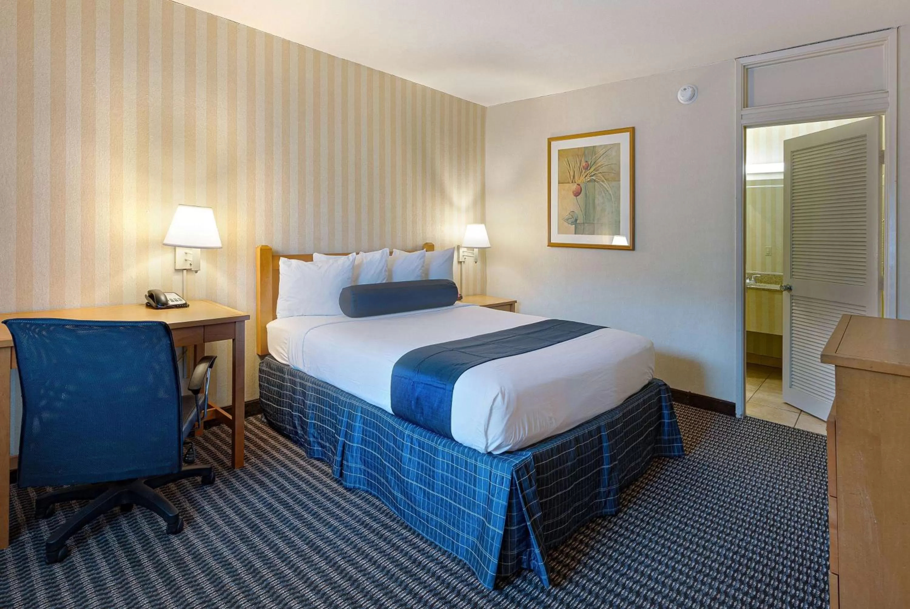 Bed in Travelodge by Wyndham Palm Springs