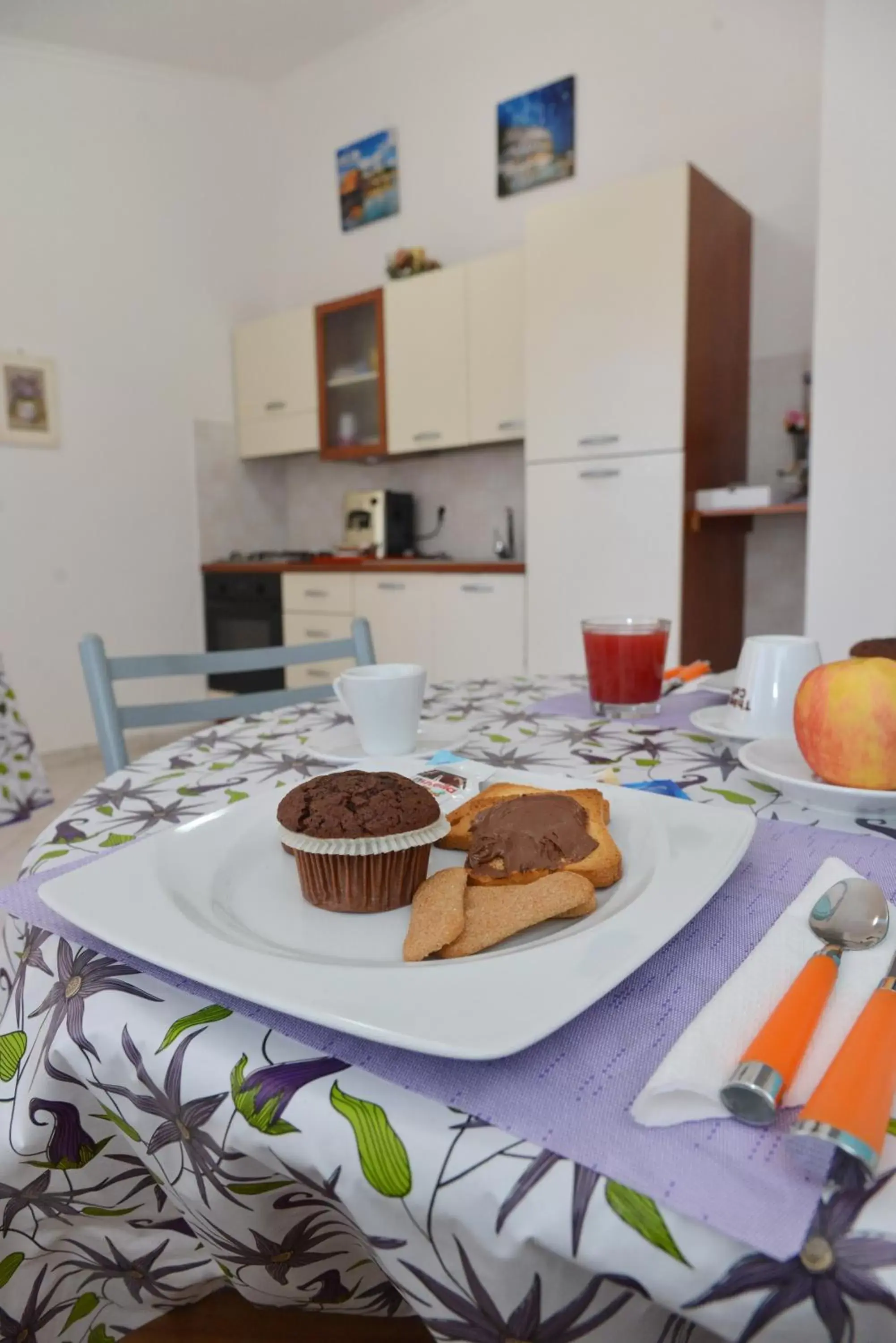 Kitchen or kitchenette, Dining Area in I Villini B&B