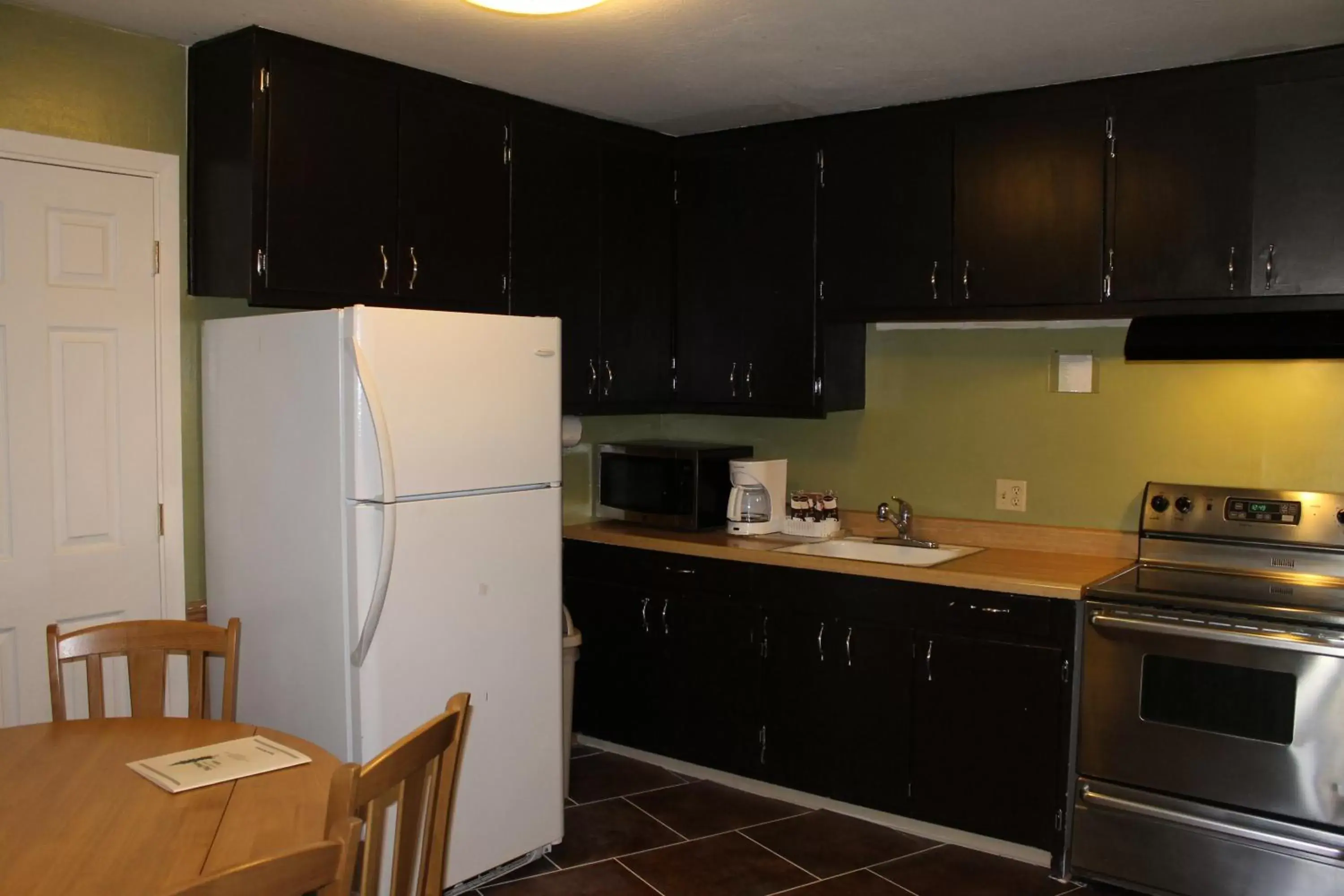 Kitchen or kitchenette, Kitchen/Kitchenette in Big Pines Mountain House