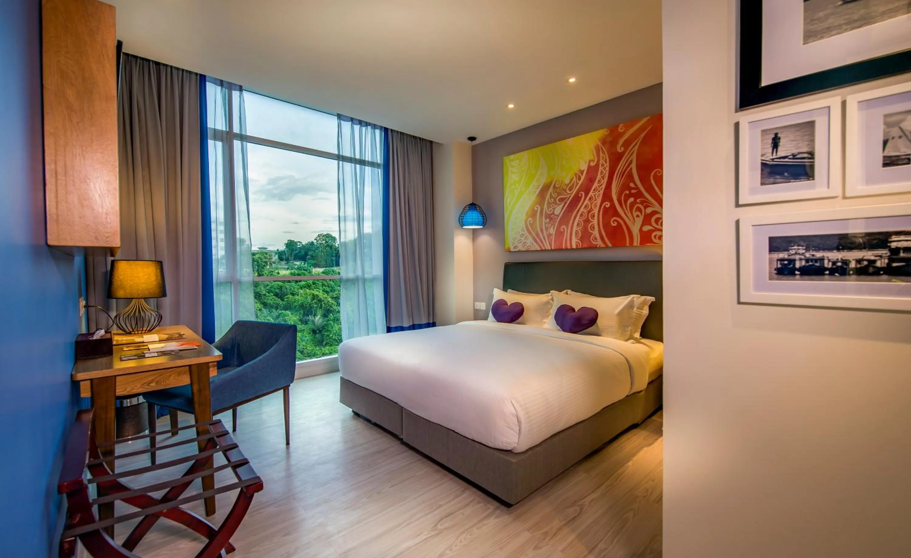 Bed in Mercure Kota Kinabalu City Centre