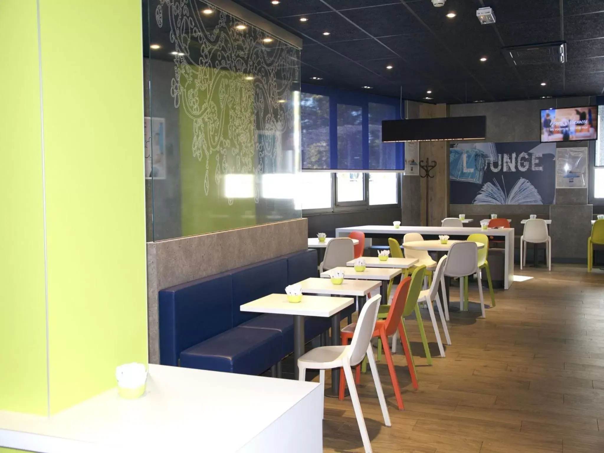 Restaurant/Places to Eat in Ibis Budget Toulon Centre