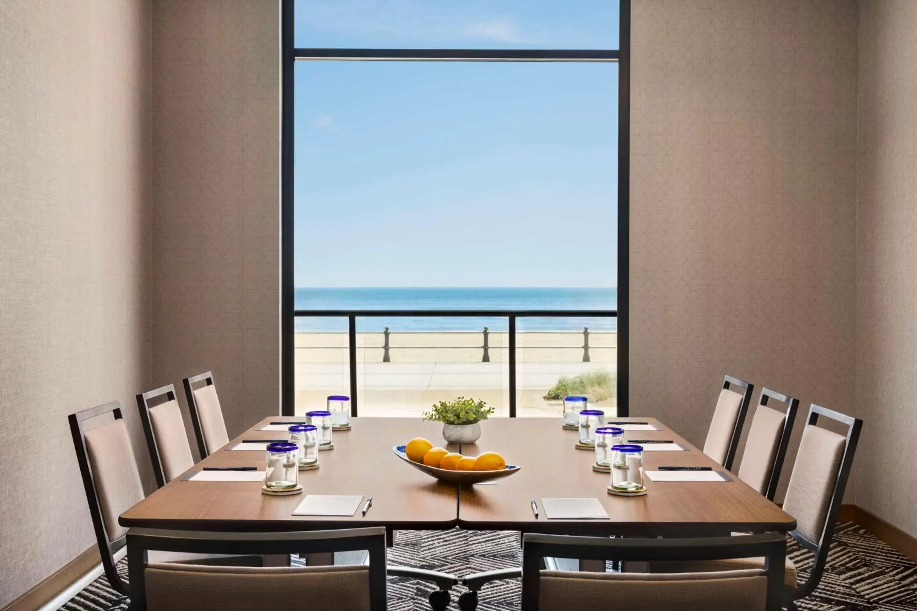 Meeting/conference room in Hyatt Place Virginia Beach Oceanfront