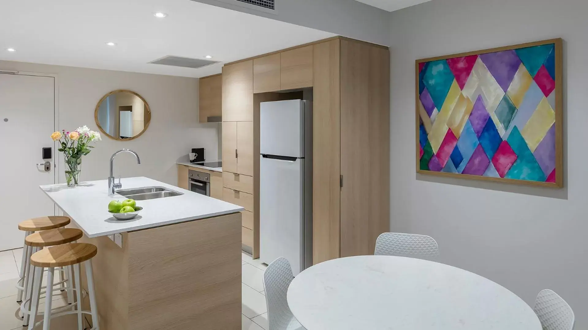 Kitchen or kitchenette, Kitchen/Kitchenette in Avani Broadbeach Residences