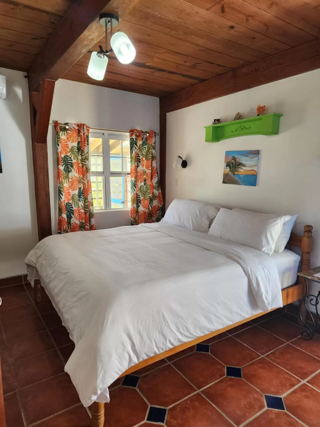 Bedroom, Bed in The BNB on Triggerfish Close to the airport