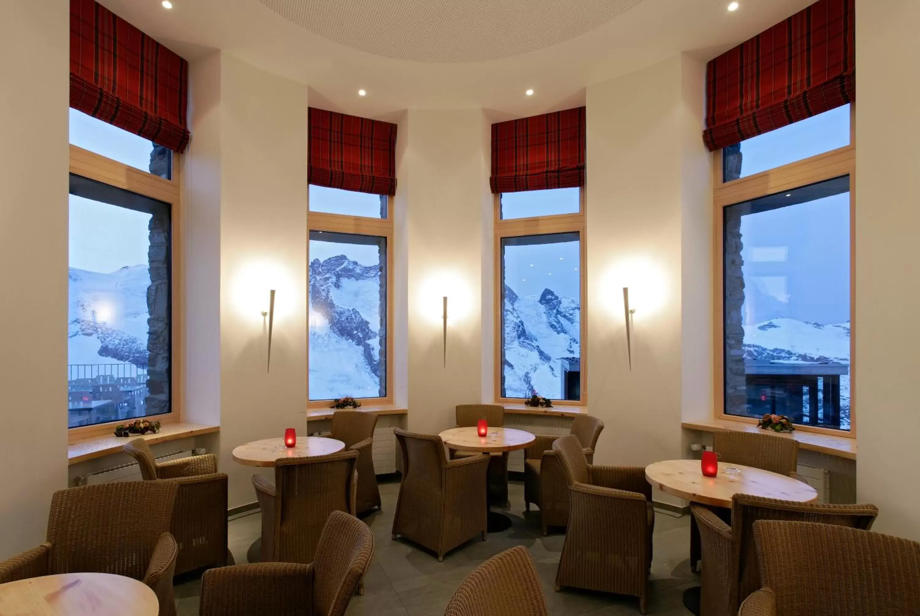 Lounge or bar, Restaurant/Places to Eat in 3100 Kulmhotel Gornergrat