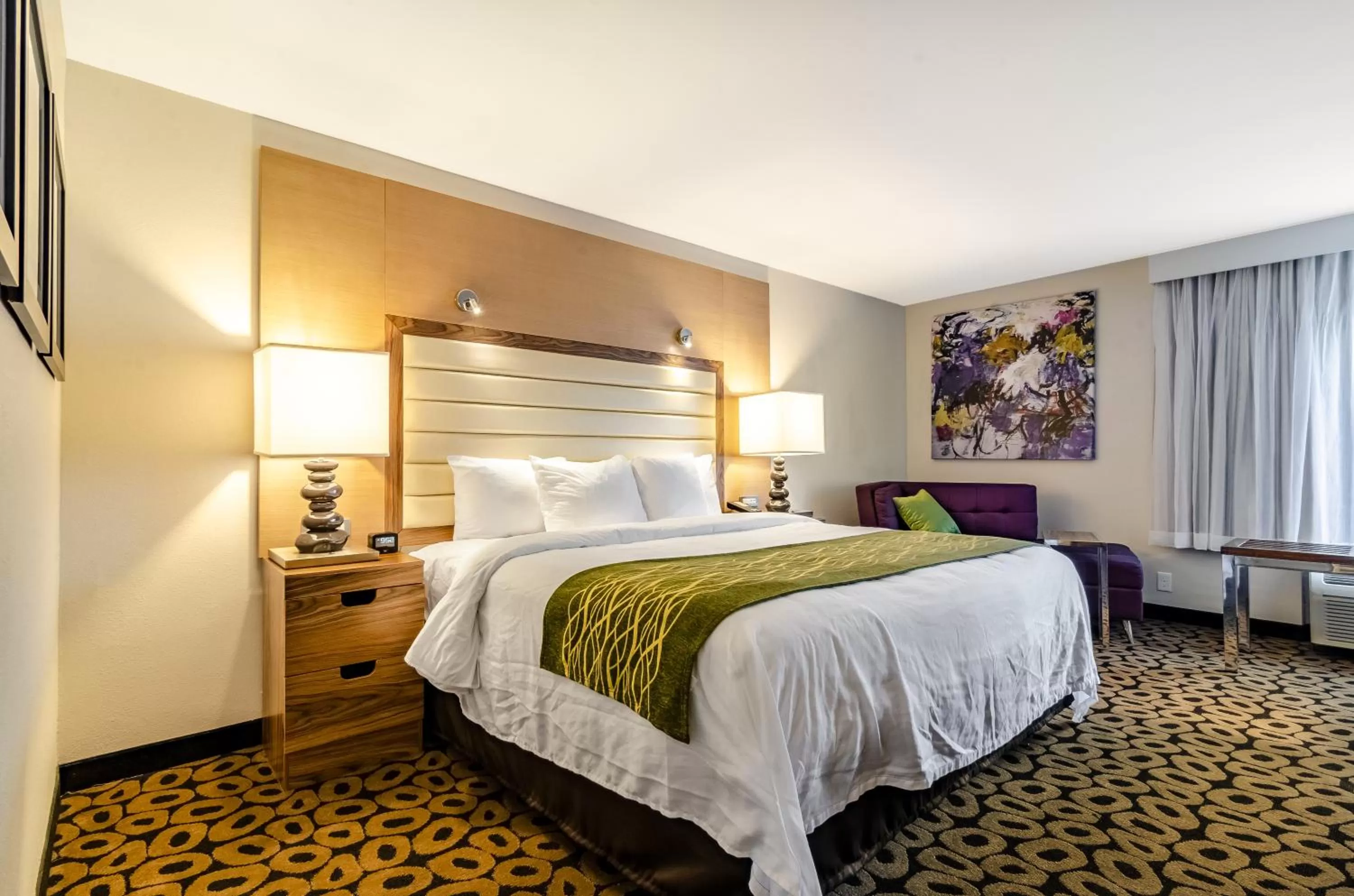 Bedroom, Bed in Comfort Inn Raleigh Midtown