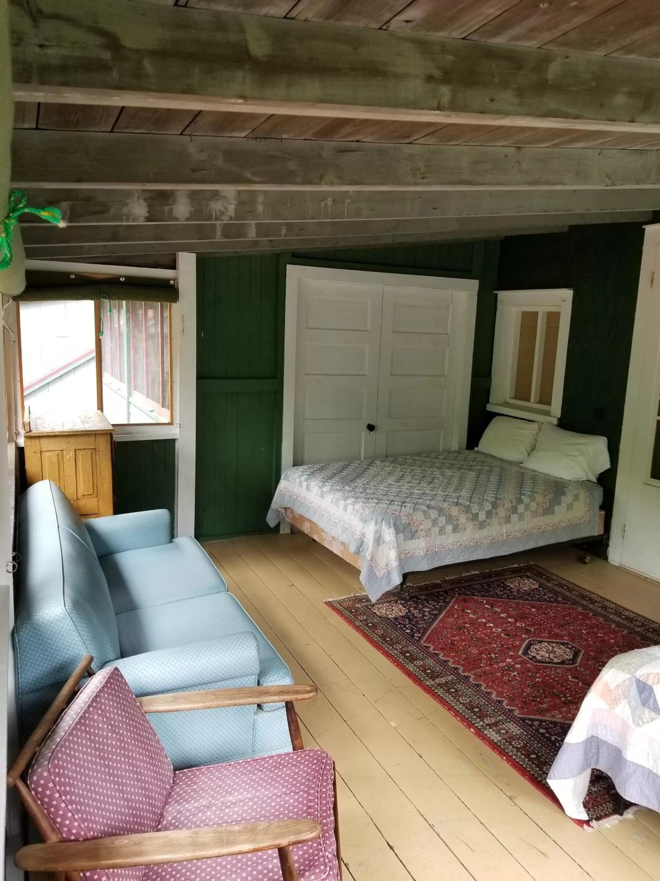 Seating Area in Trails End Inn