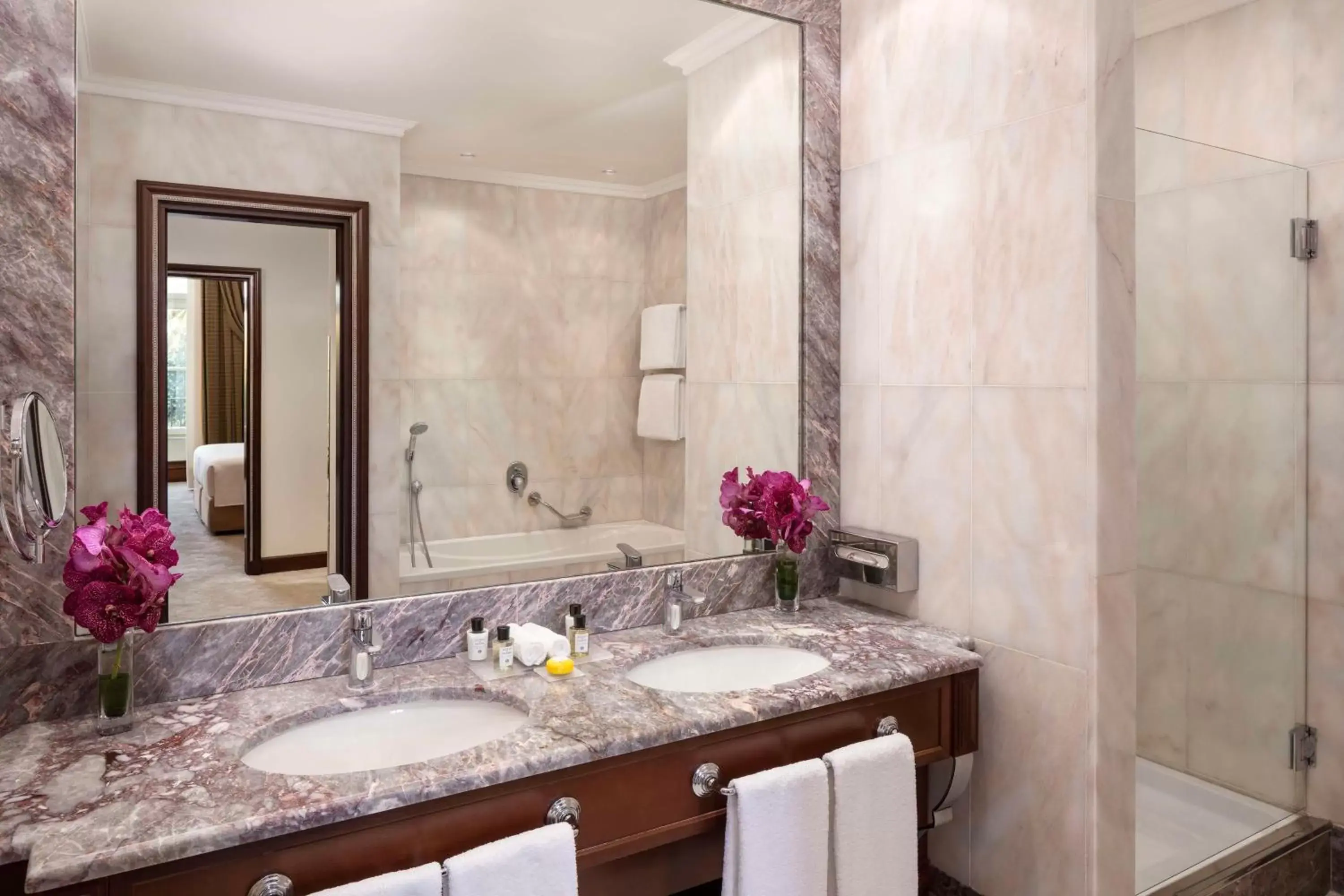 Bathroom in Anantara Palazzo Naiadi Rome Hotel - A Leading Hotel of the World