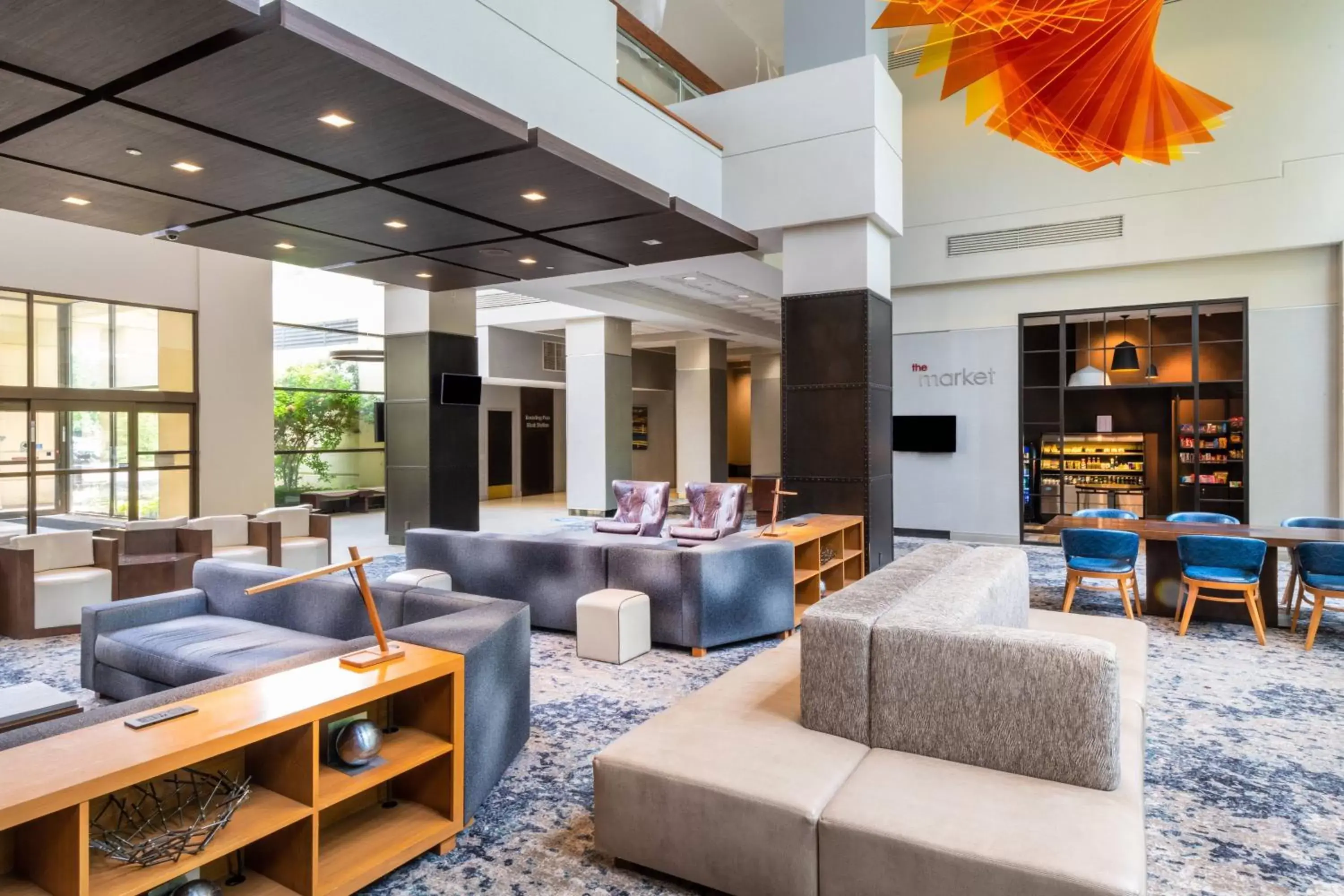 Property building, Lounge/Bar in Pittsburgh Airport Marriott