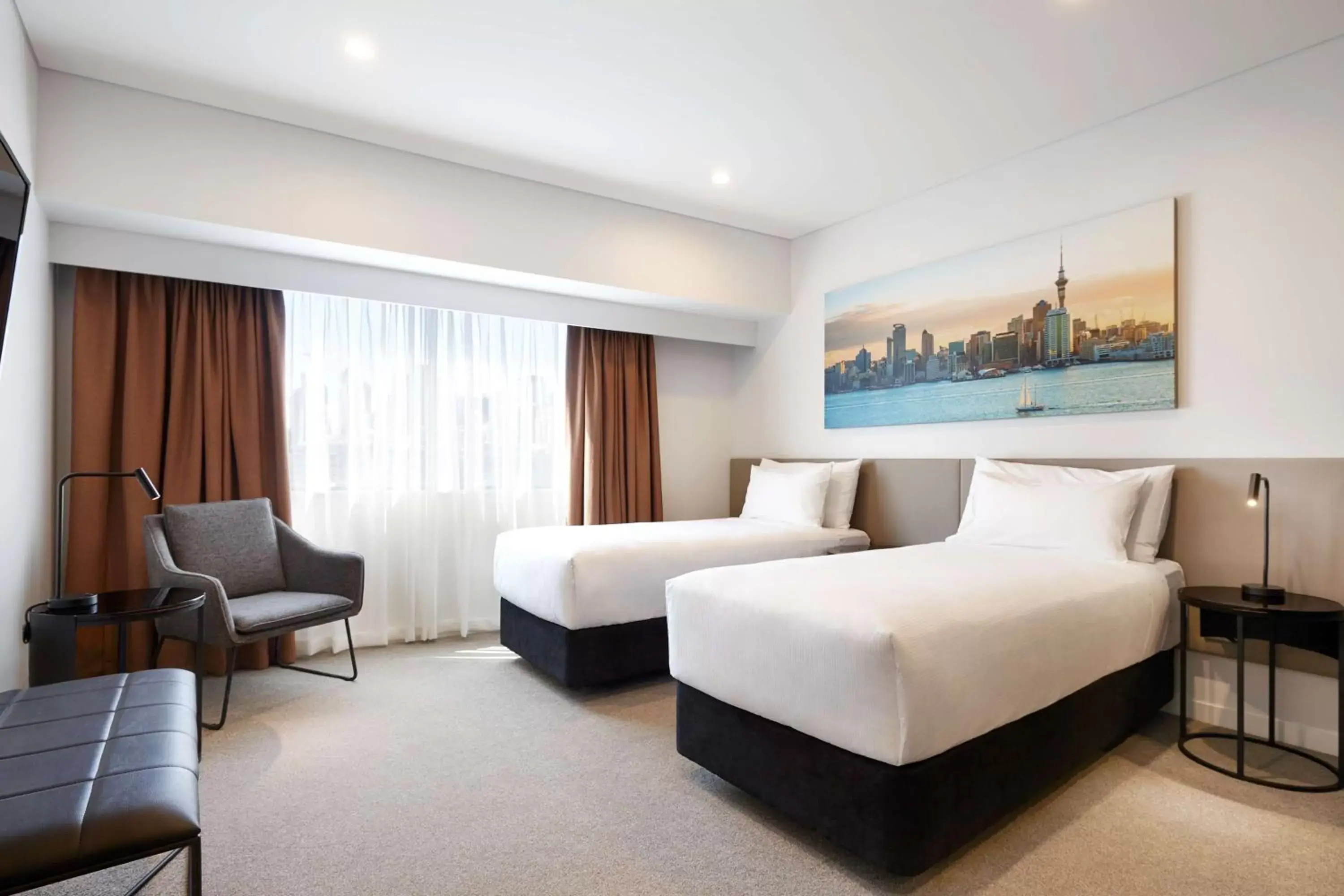 Photo of the whole room in Travelodge Hotel Auckland Wynyard Quarter