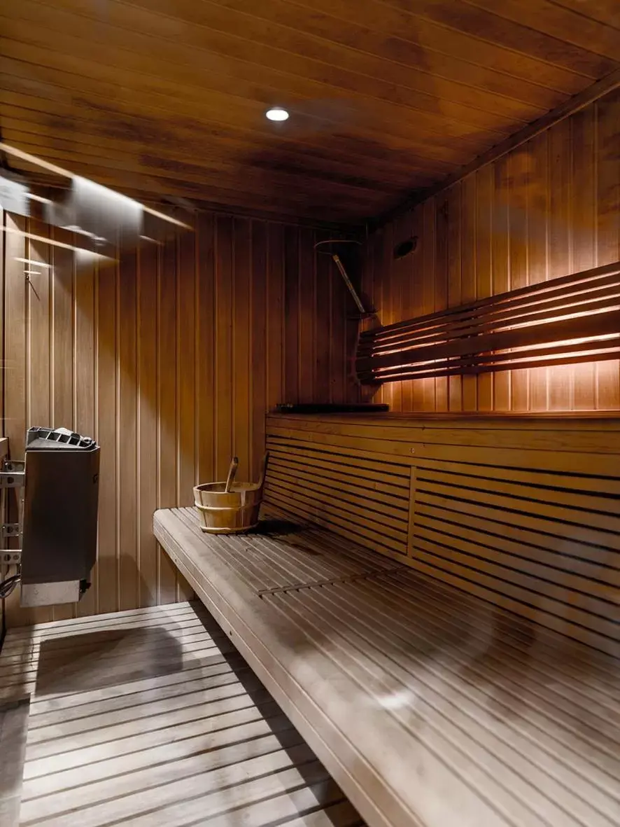 Sauna in Les Trois Vallées, a Beaumier hotel