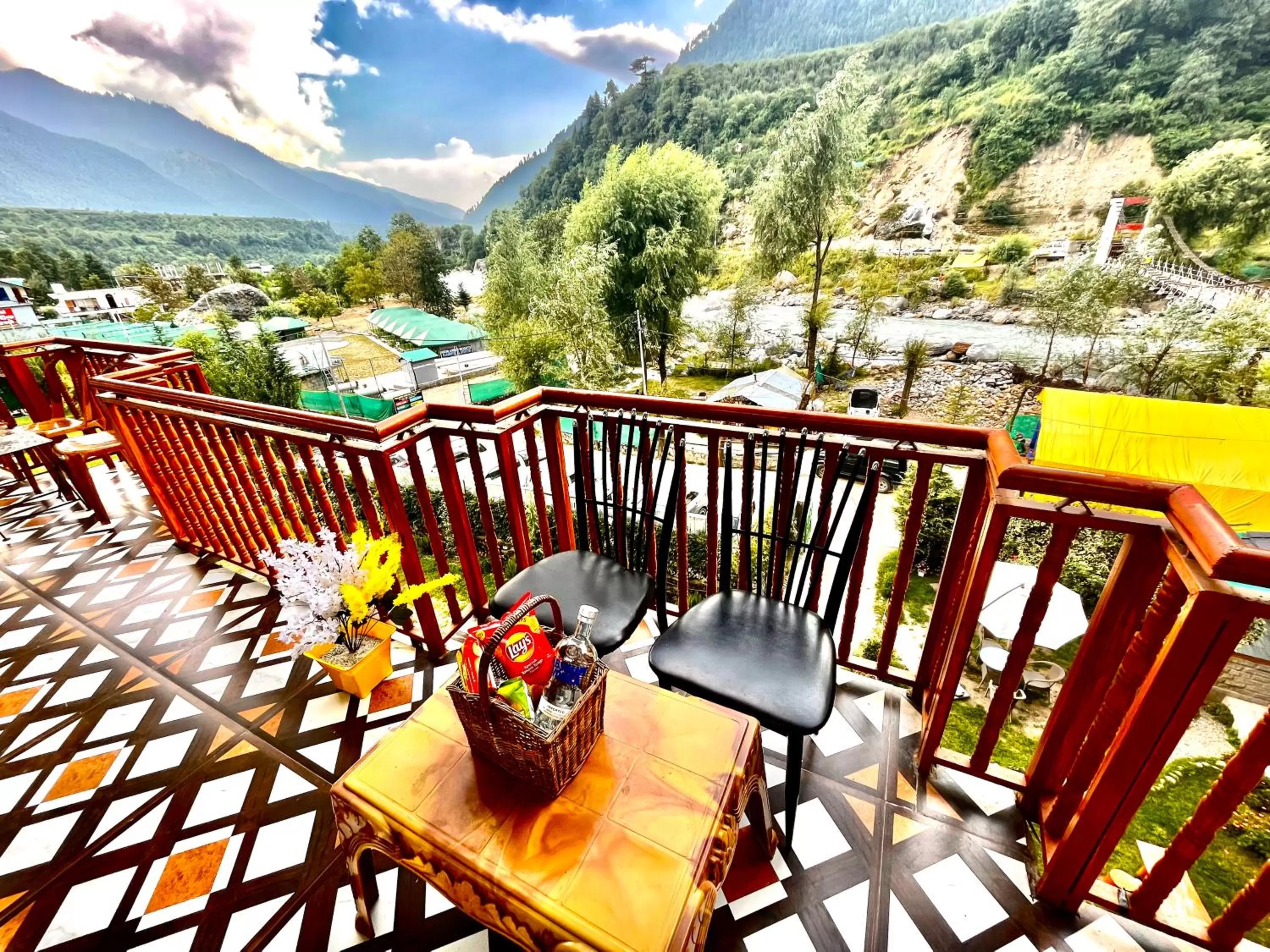 Himalayan Riverside Resort, Manali