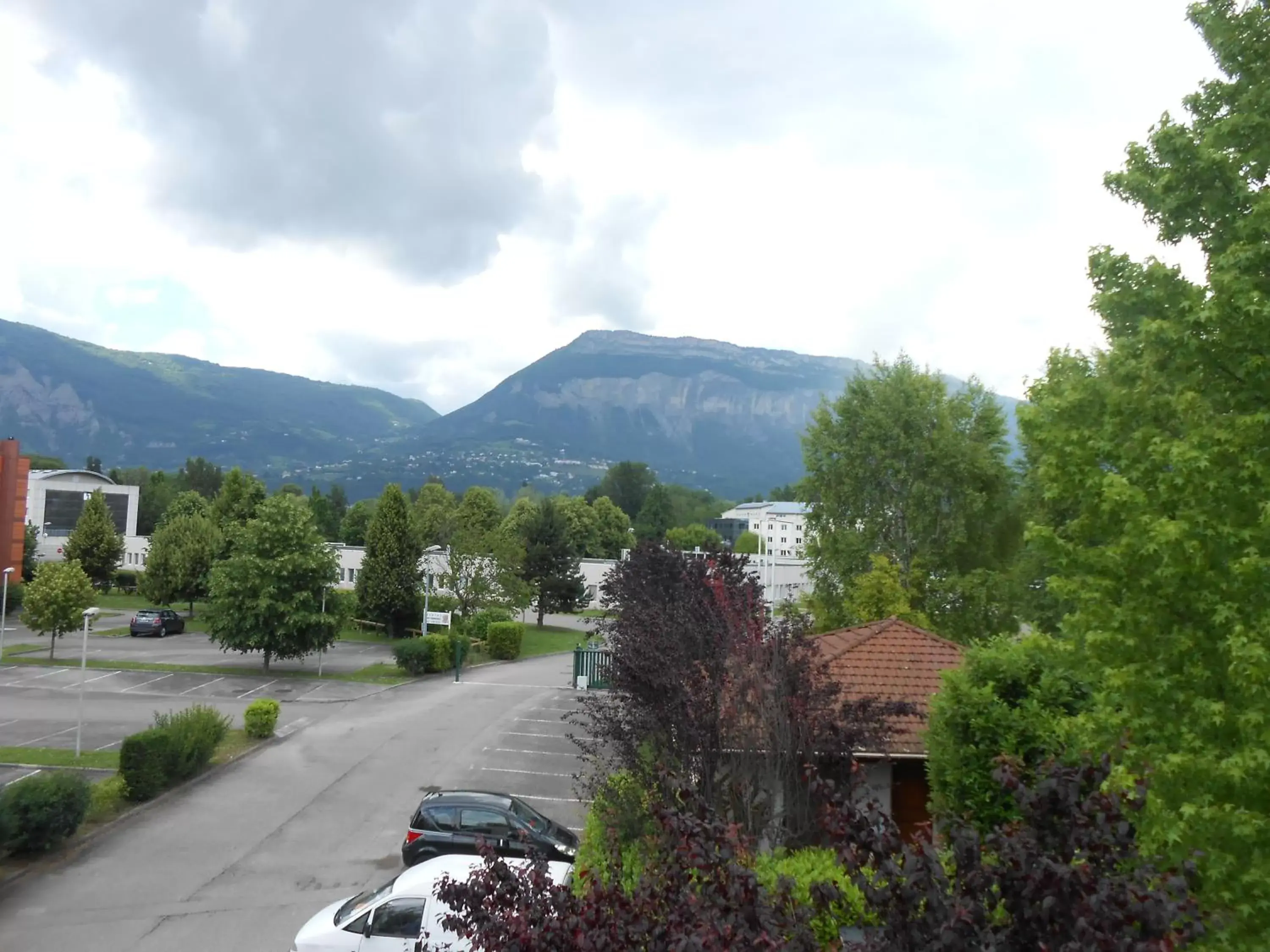 Neighbourhood, Mountain View in Premiere Classe Grenoble Sud - Gieres Universite