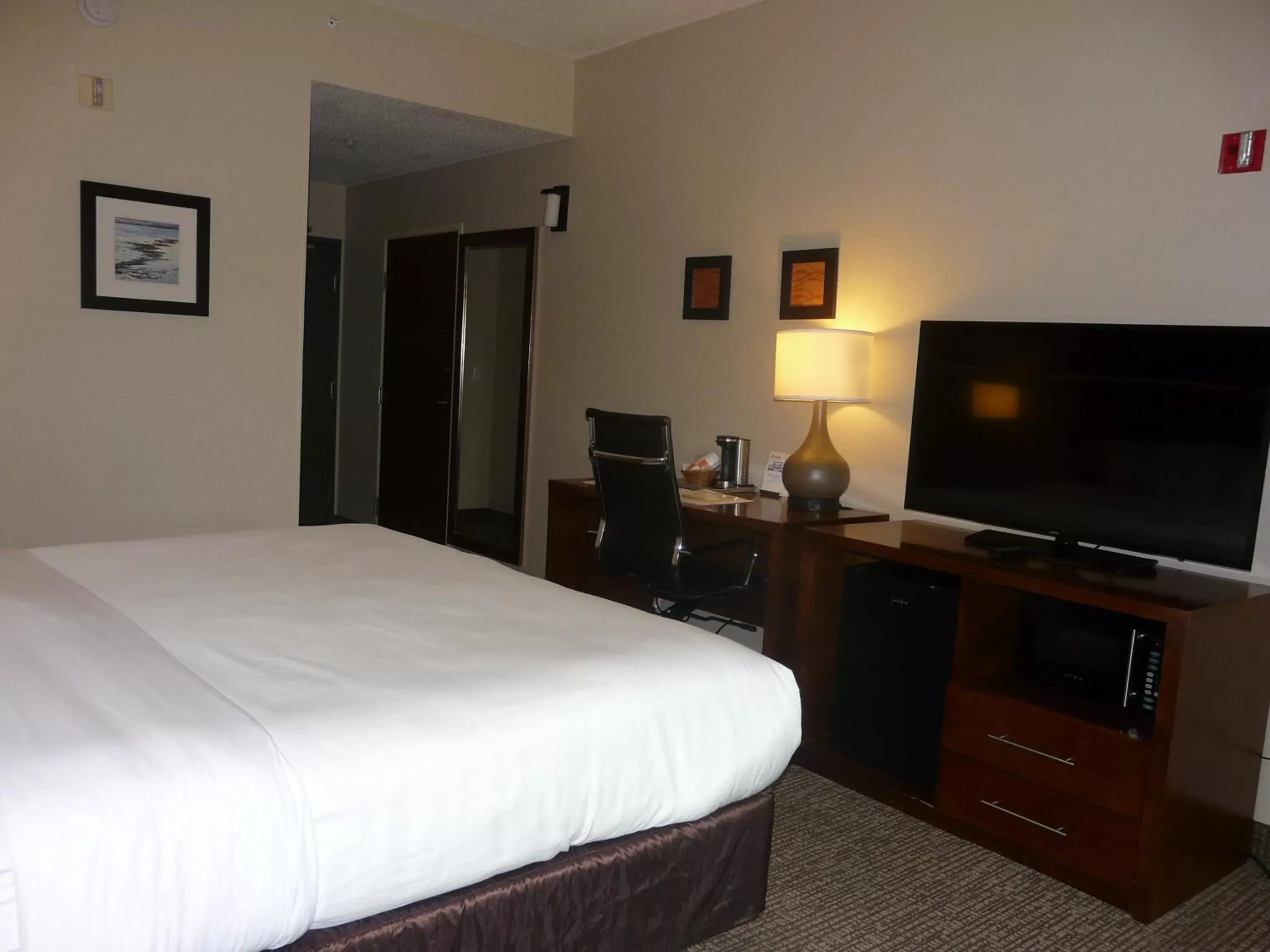 Bedroom, Bed in Comfort Inn Fort Myers Northeast